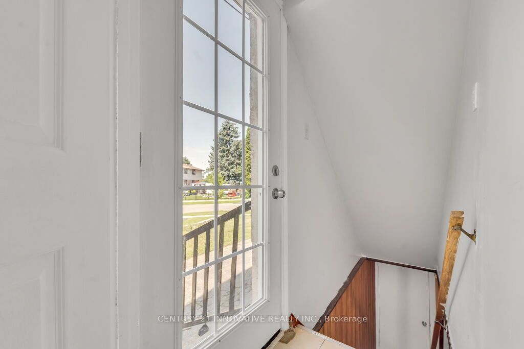 80 Coxworth Cres