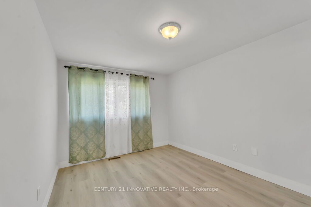 80 Coxworth Cres