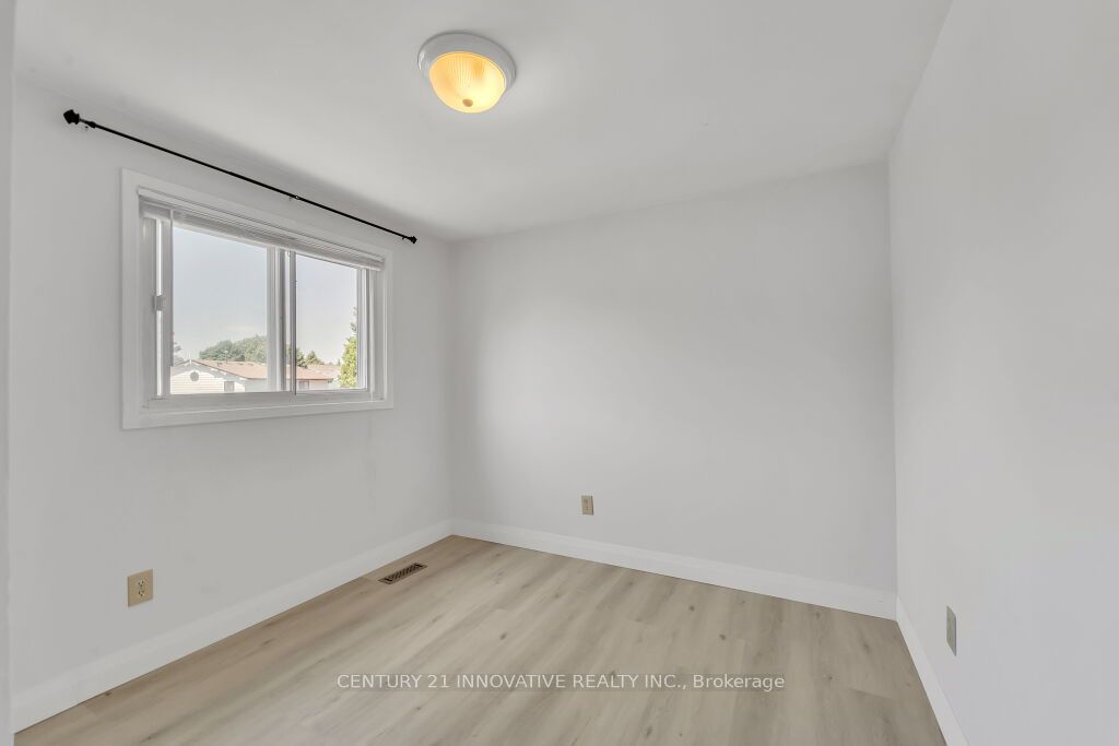 80 Coxworth Cres