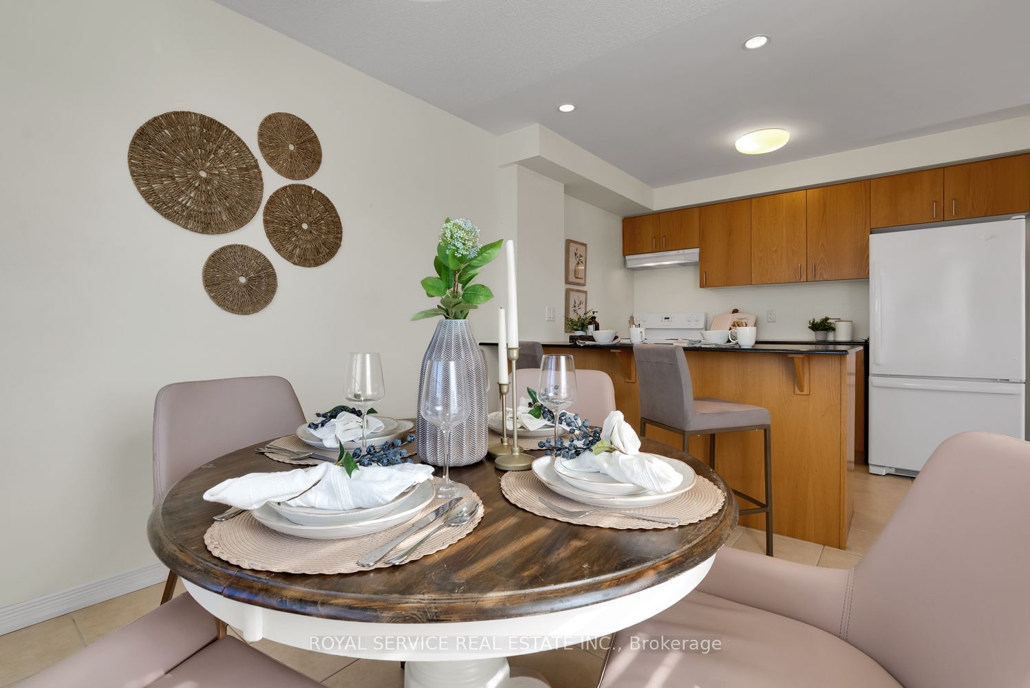 61 Clarington Blvd, #312