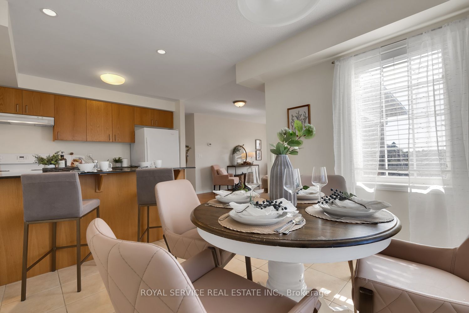 61 Clarington Blvd, #312