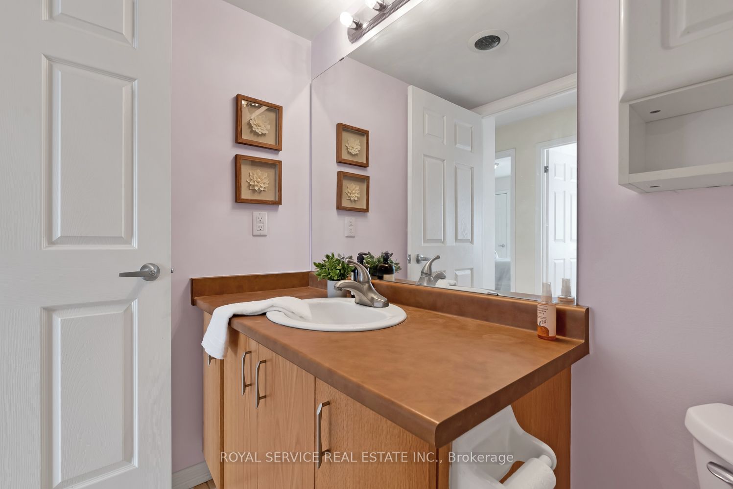 61 Clarington Blvd, #312