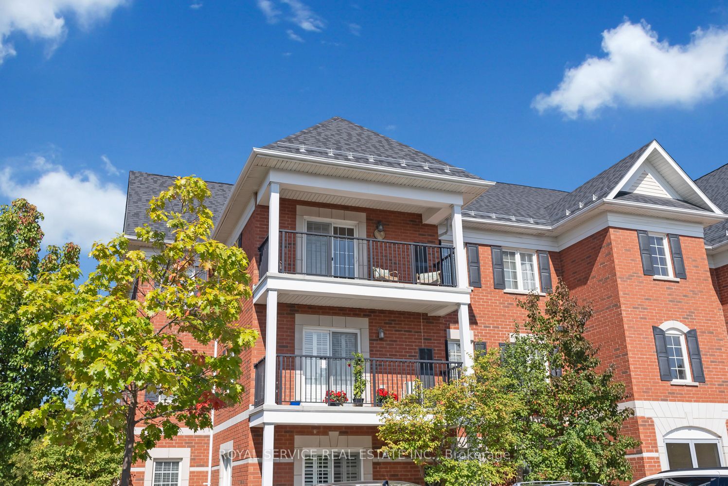 61 Clarington Blvd, #312