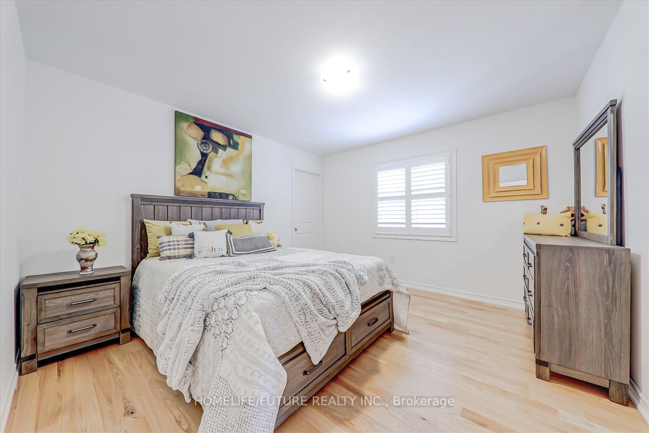 25 Lyle Dr
