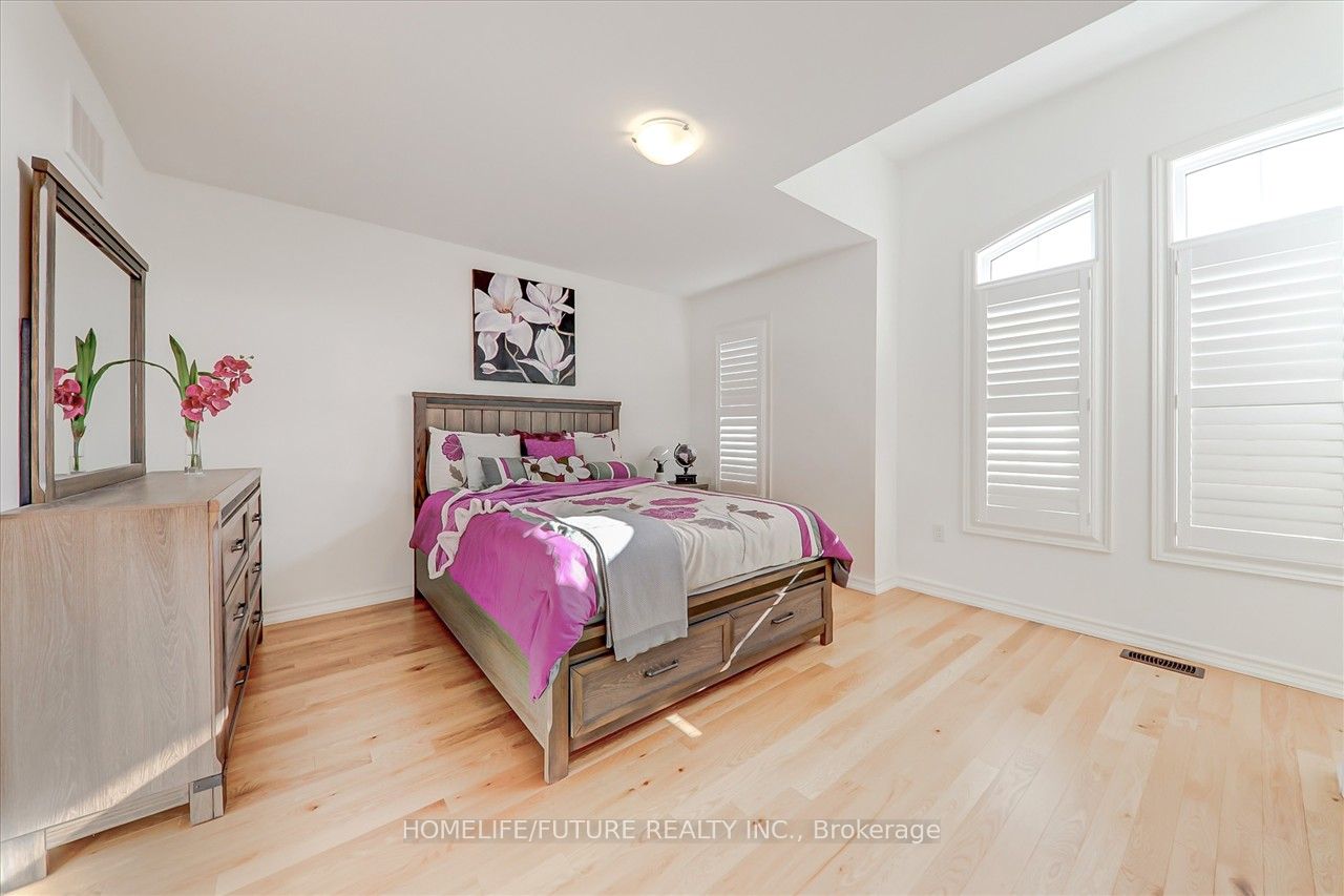 25 Lyle Dr