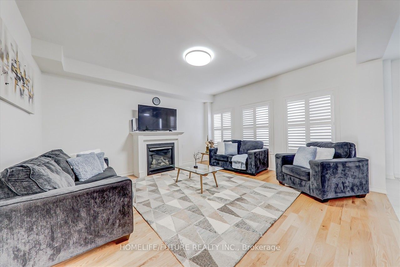 25 Lyle Dr