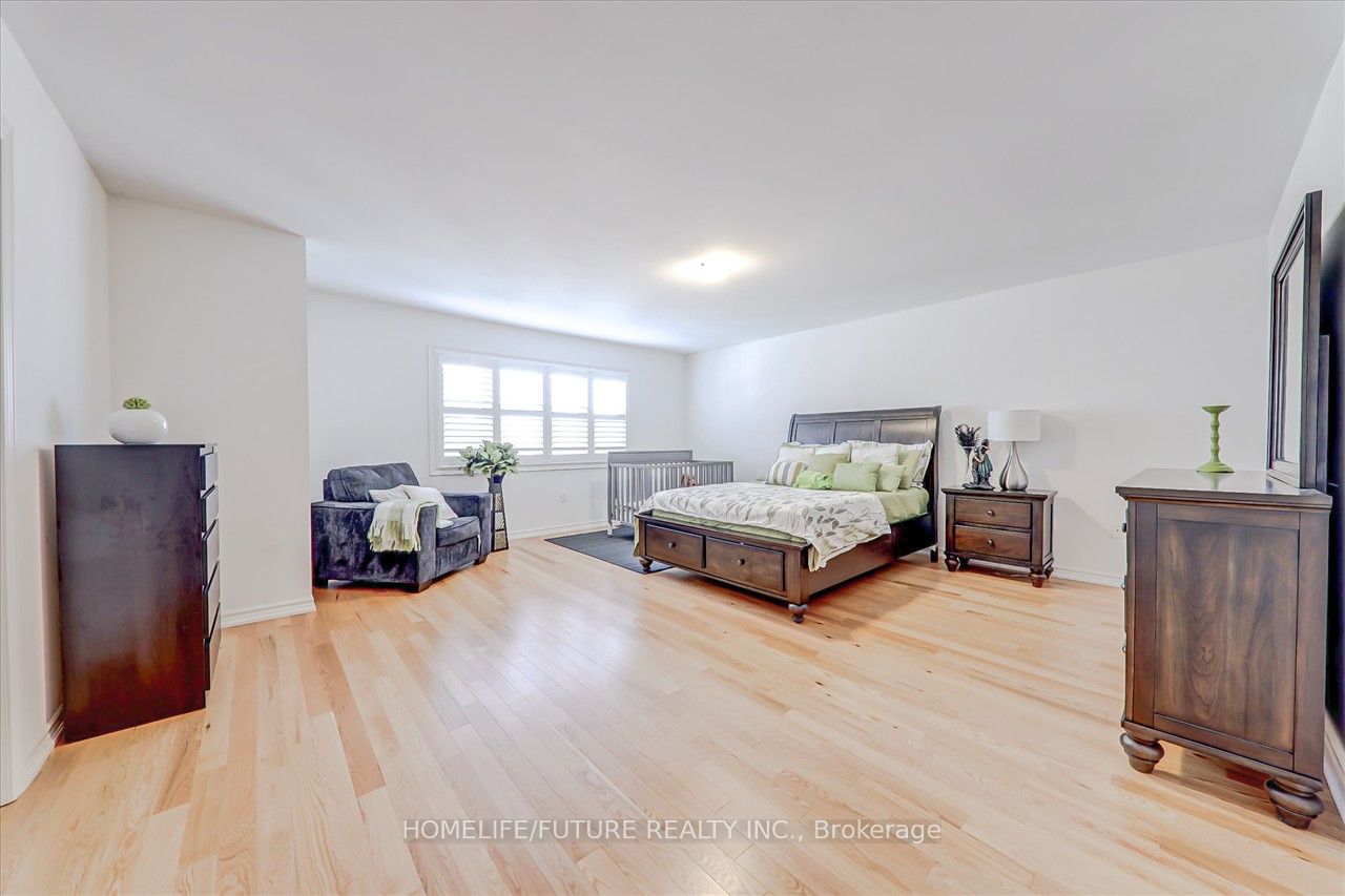 25 Lyle Dr