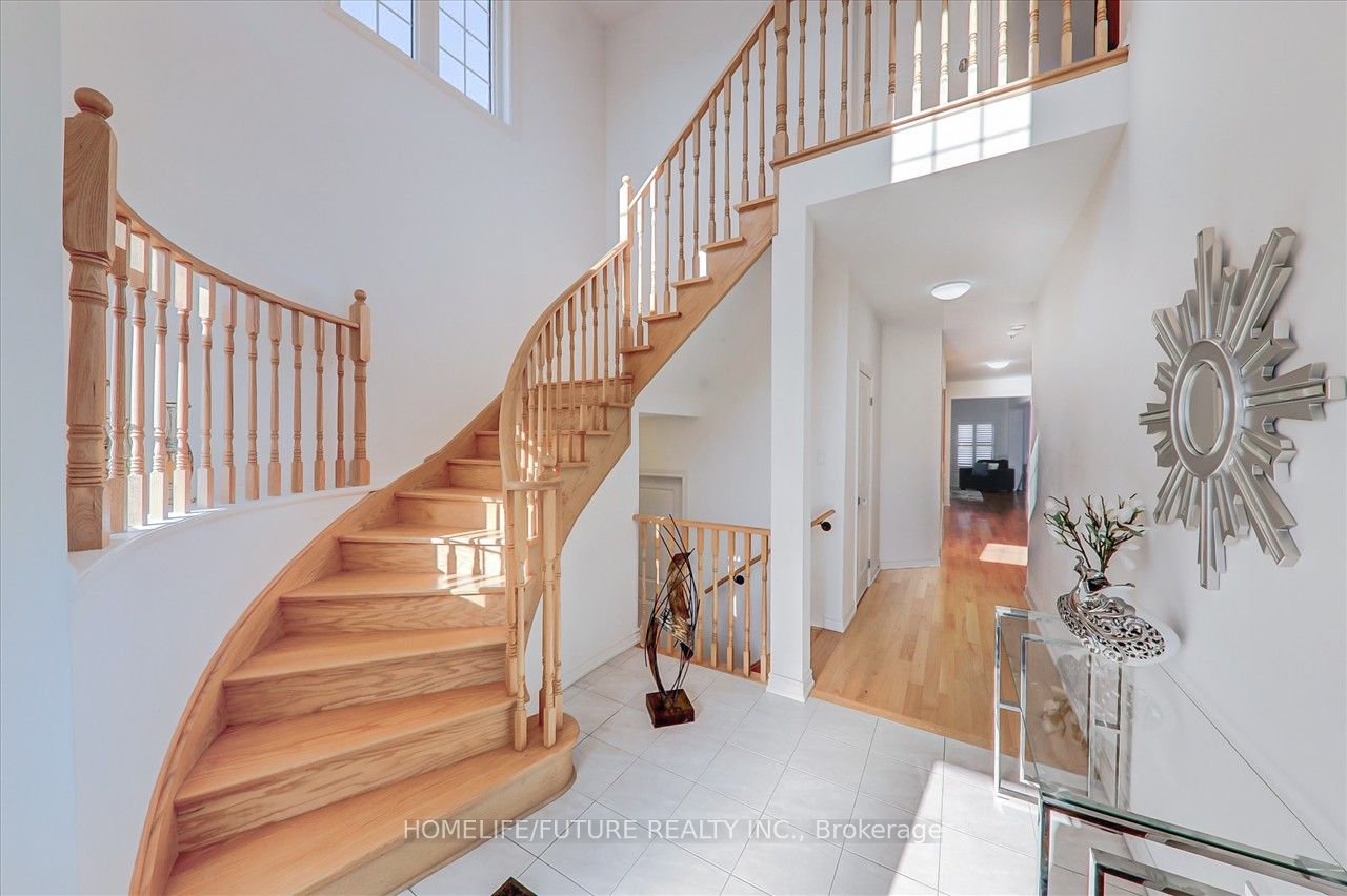 25 Lyle Dr