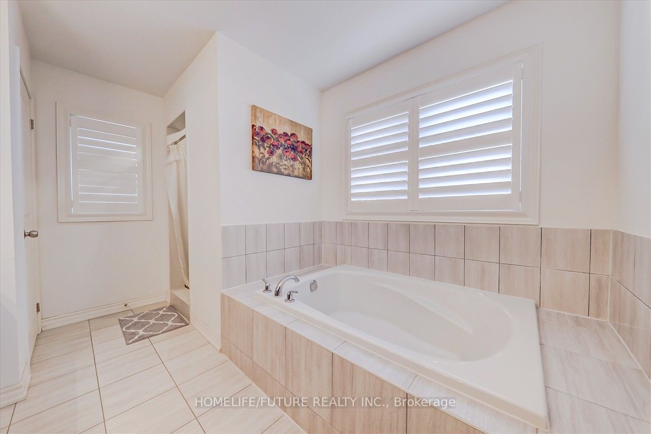 25 Lyle Dr