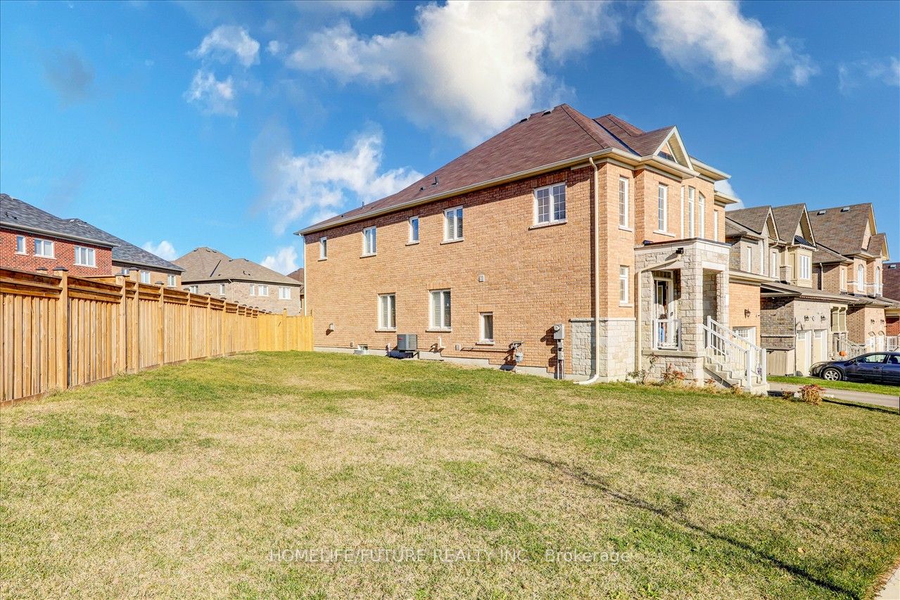25 Lyle Dr