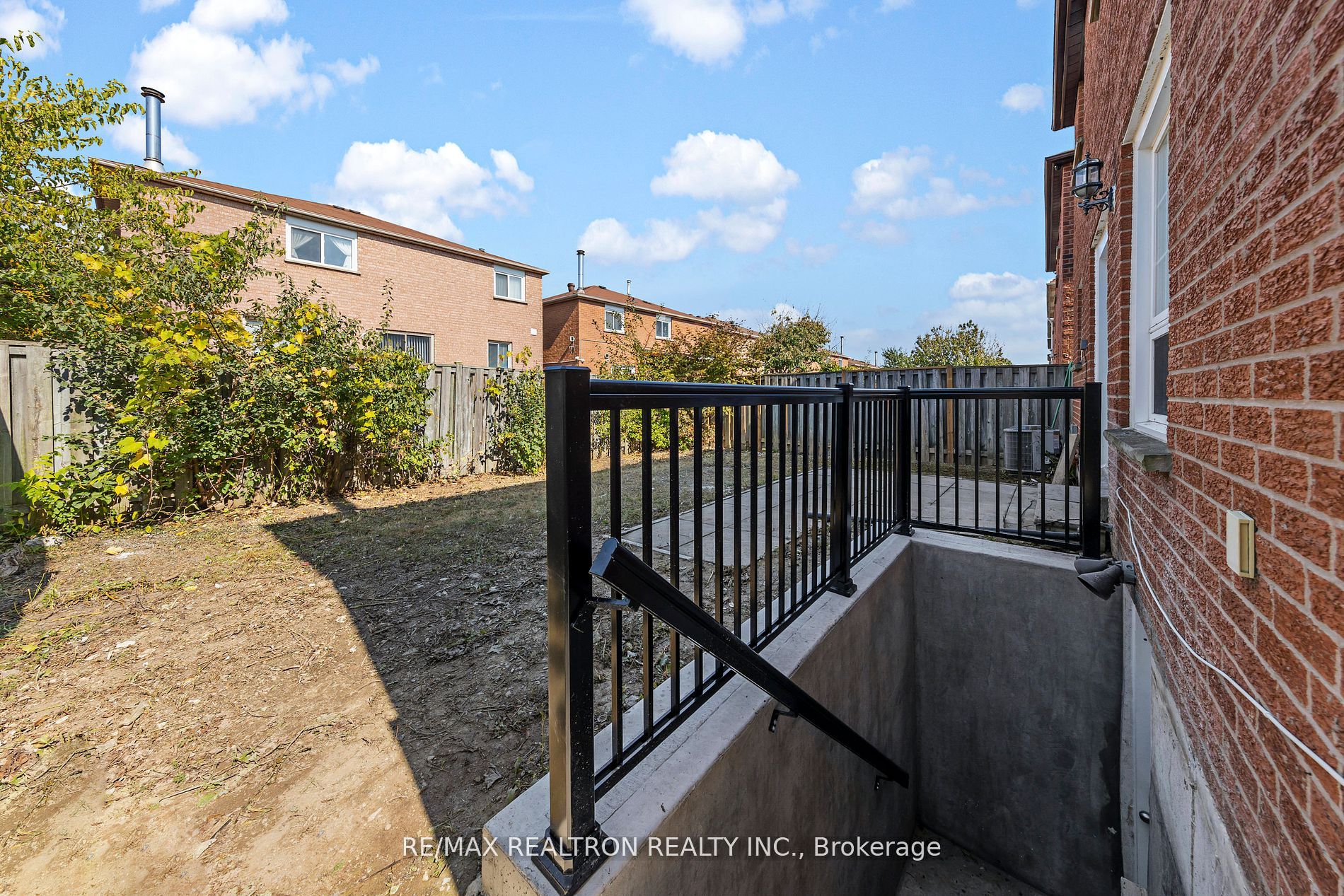 63 Darby Crt