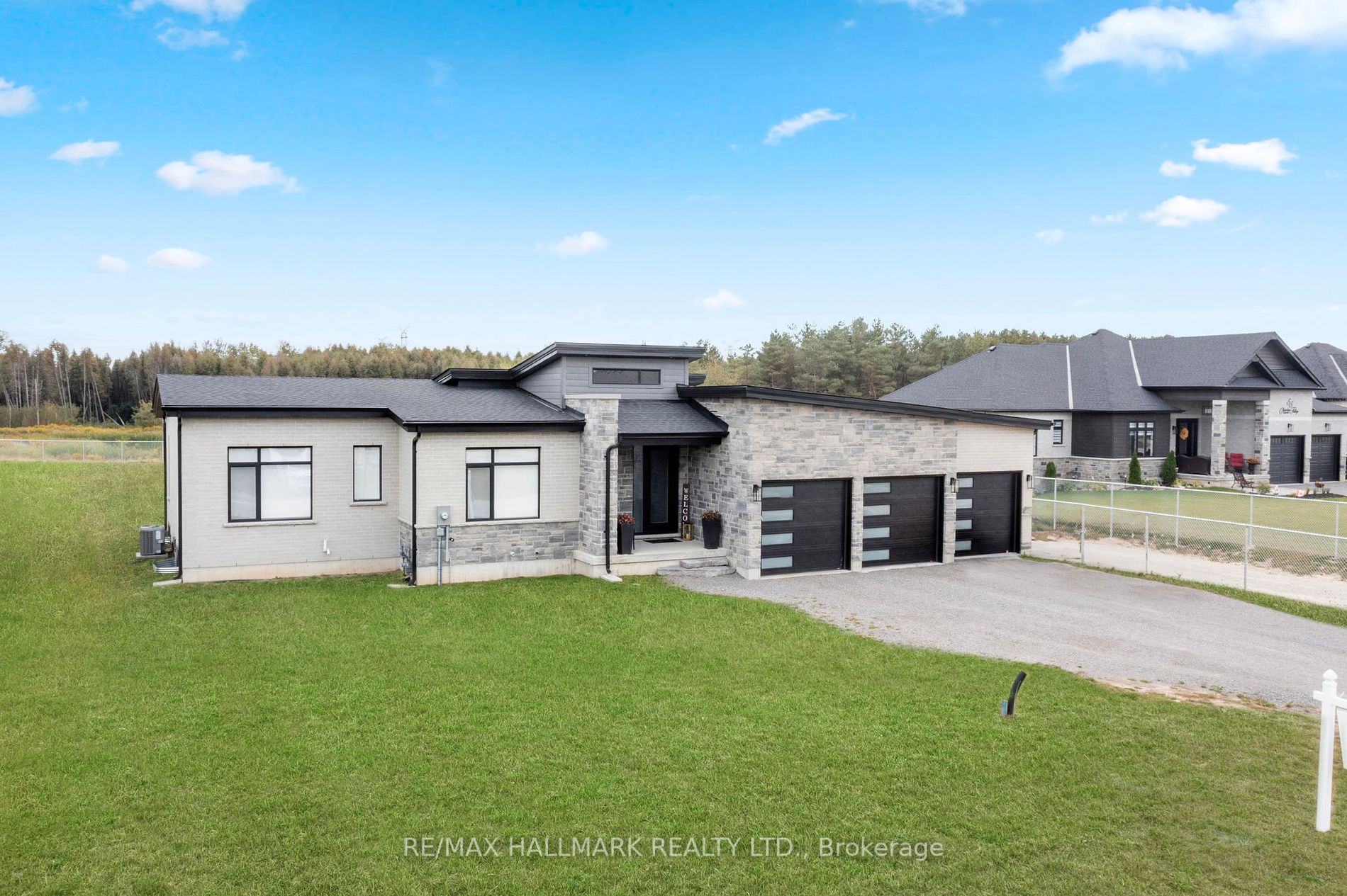 51 Charles Tilley Cres