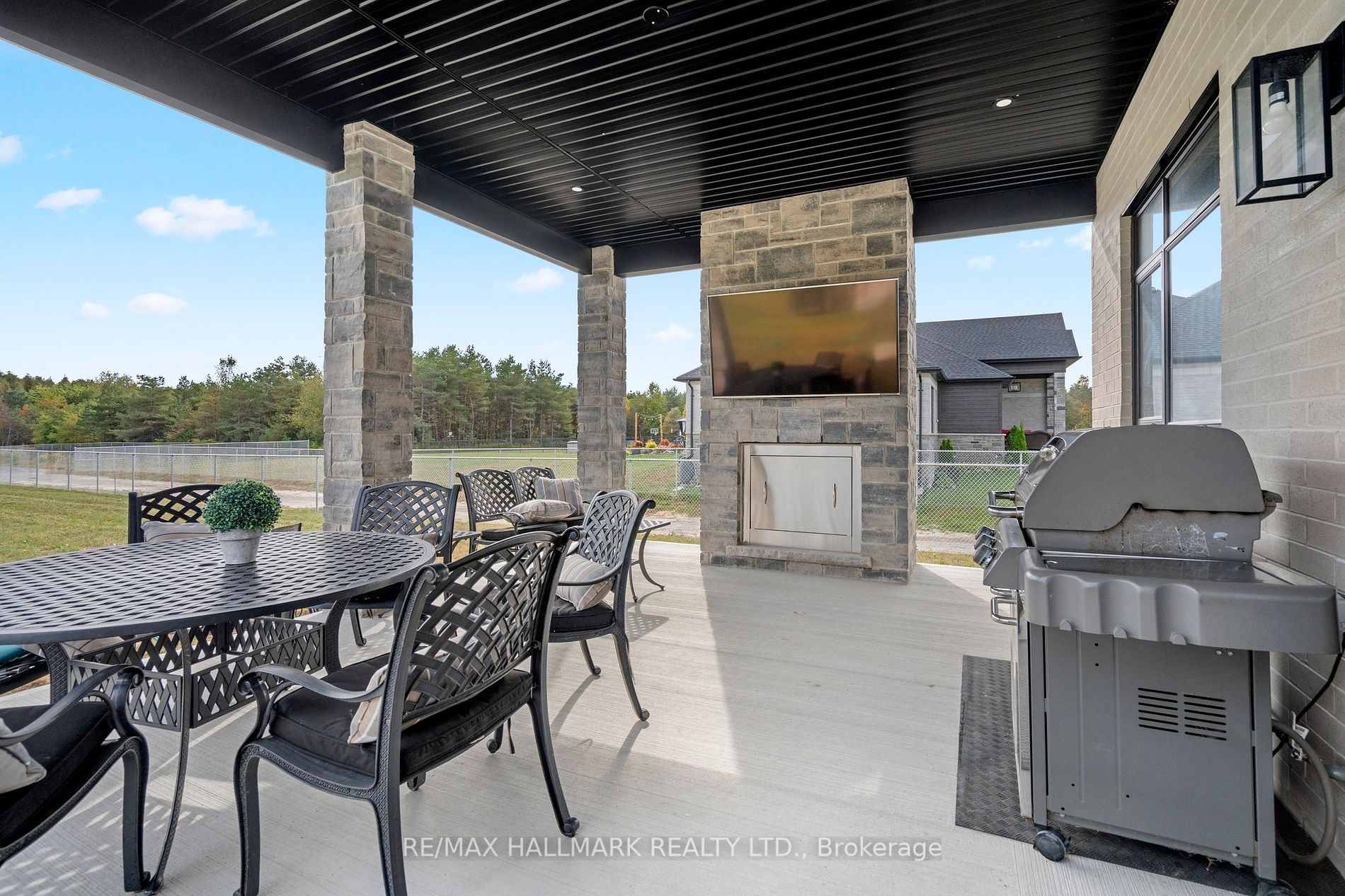51 Charles Tilley Cres