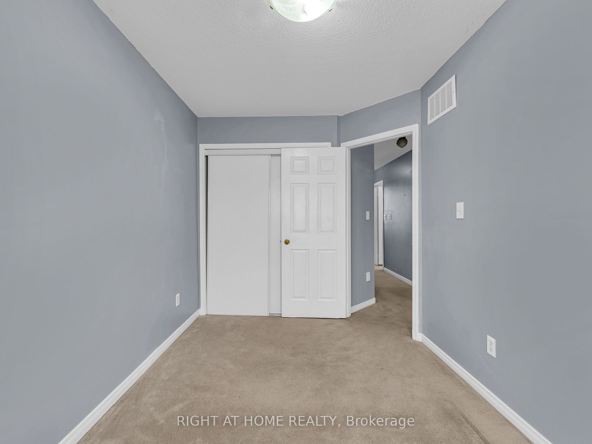 162 Bayly Street W