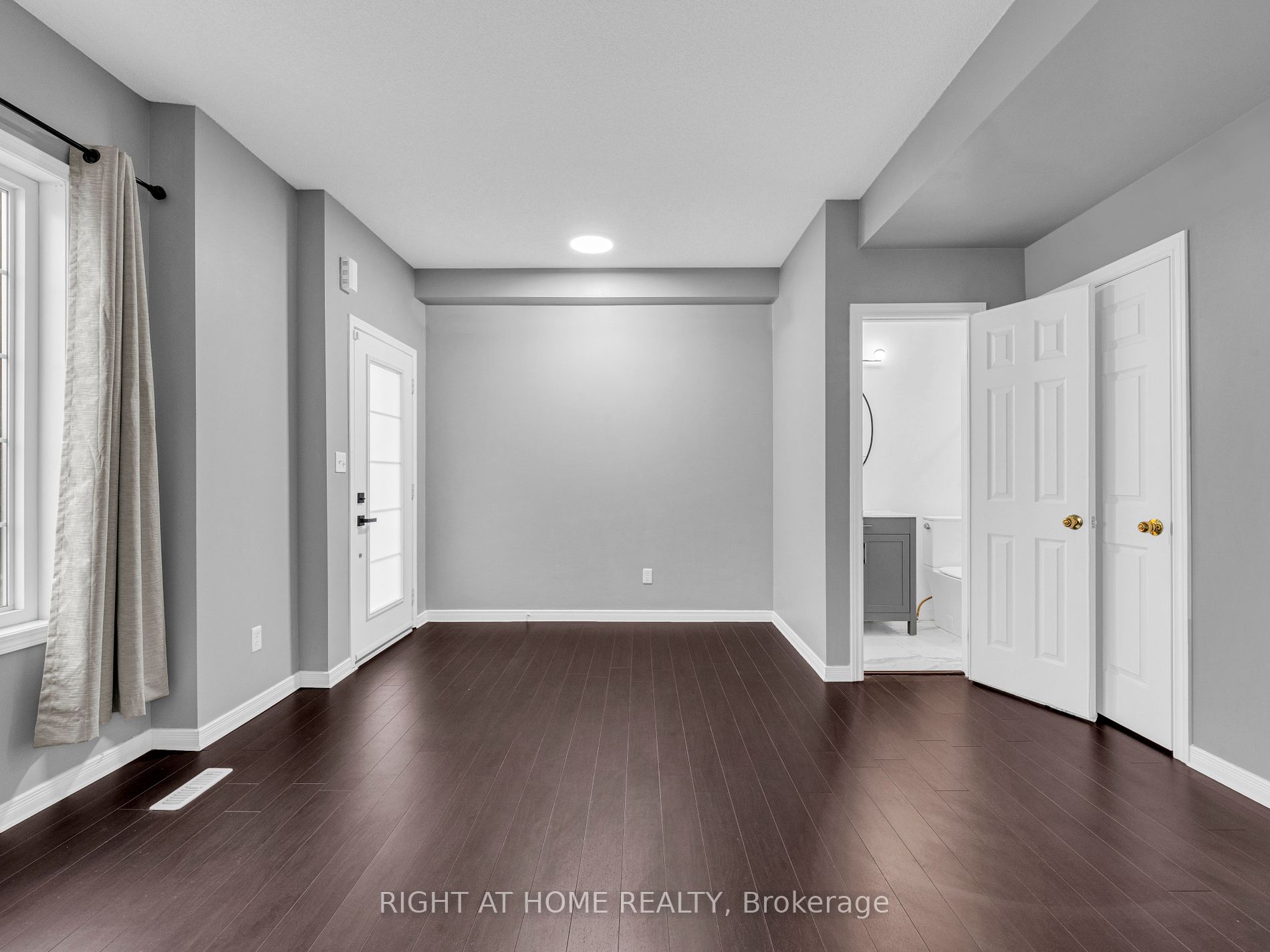 162 Bayly Street W
