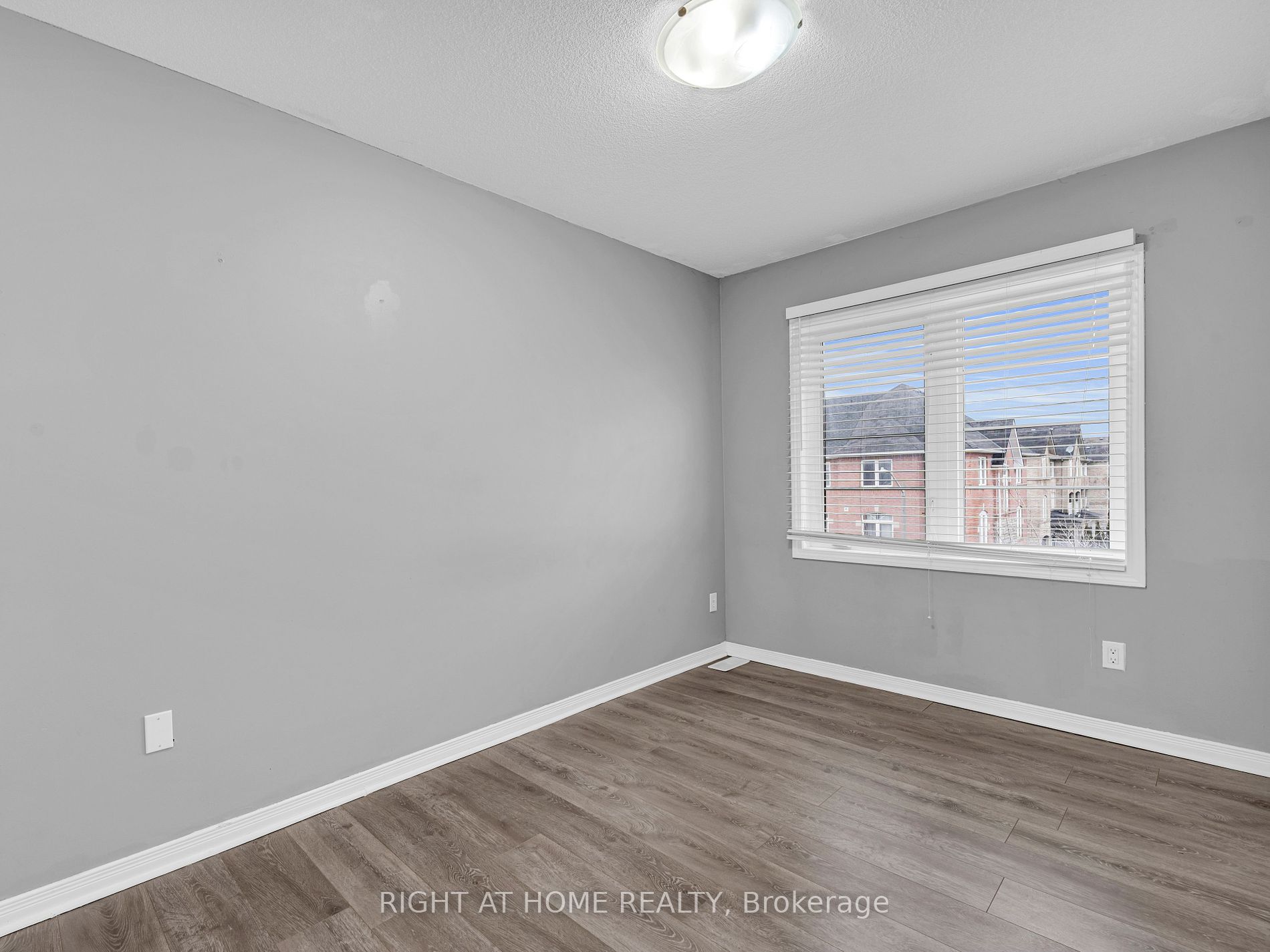 162 Bayly Street W