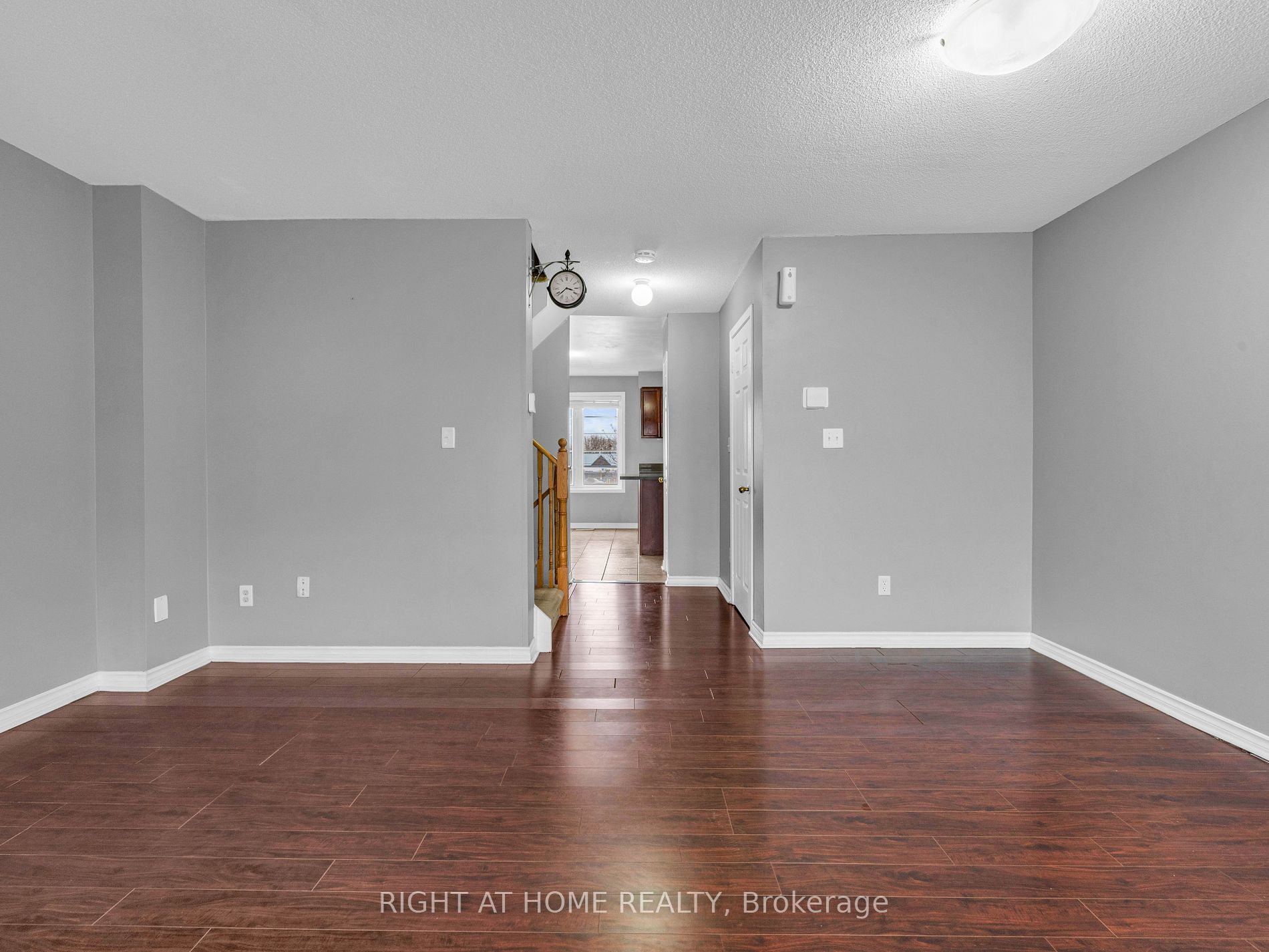 162 Bayly Street W