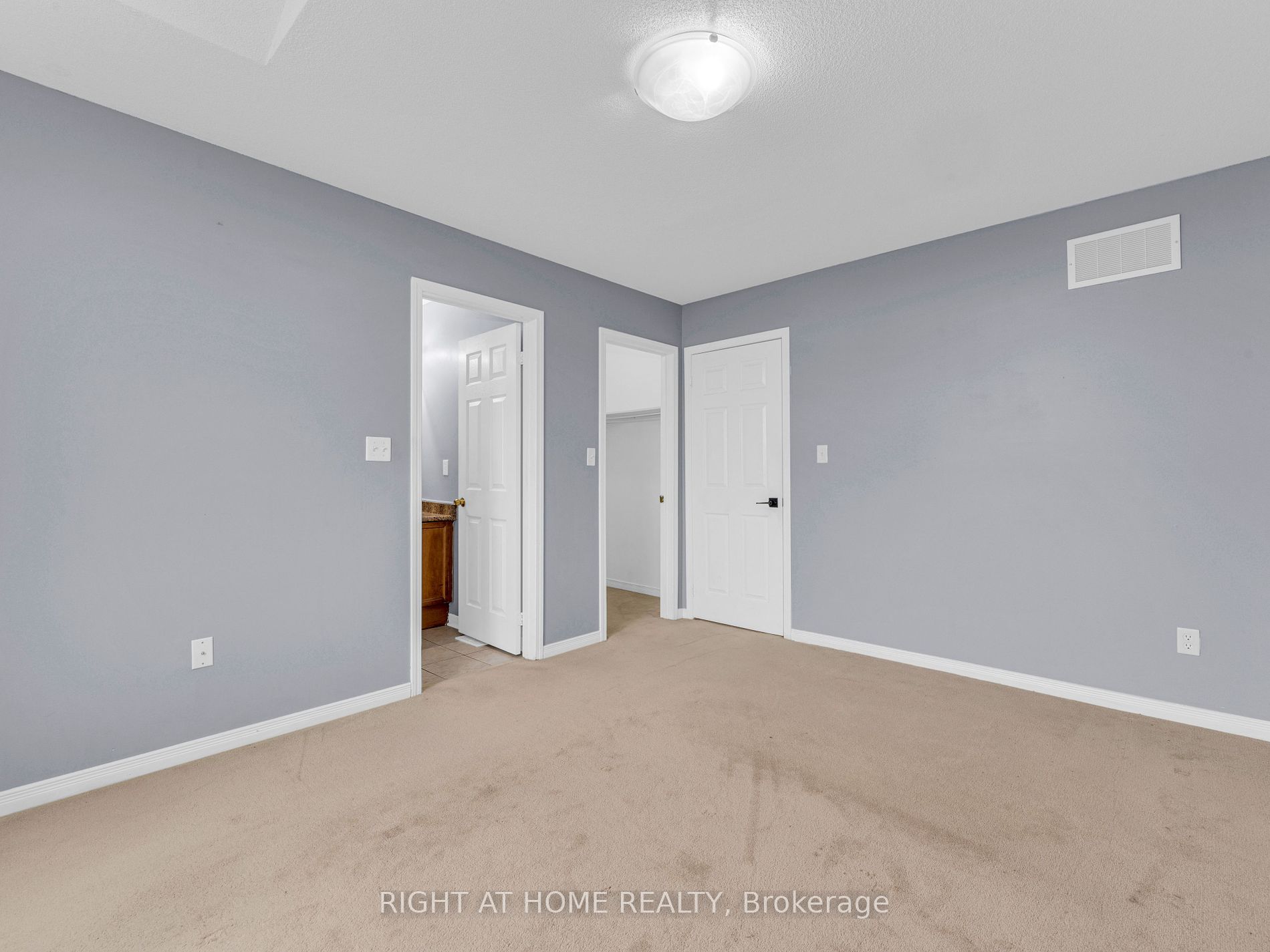 162 Bayly Street W
