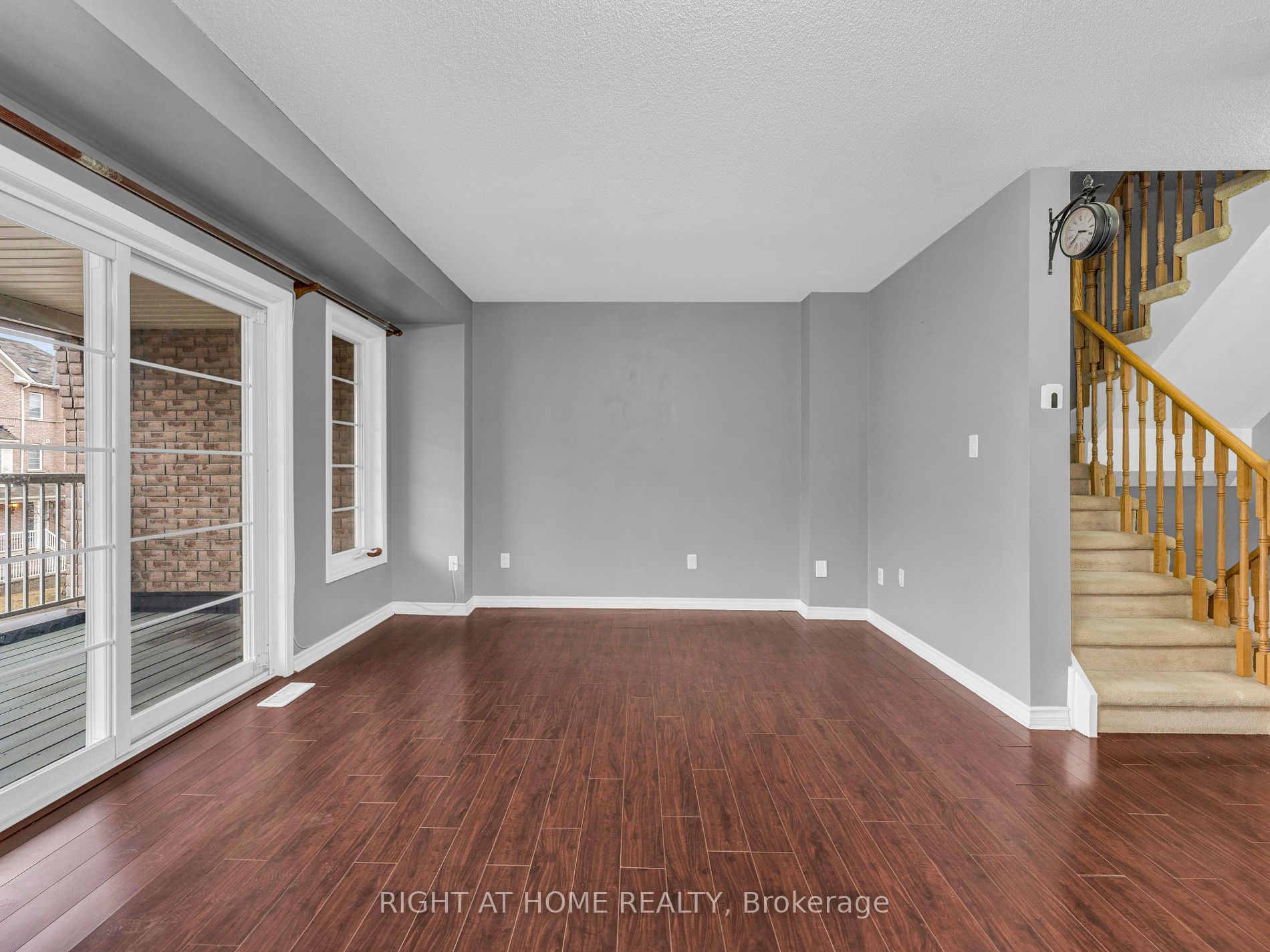 162 Bayly Street W