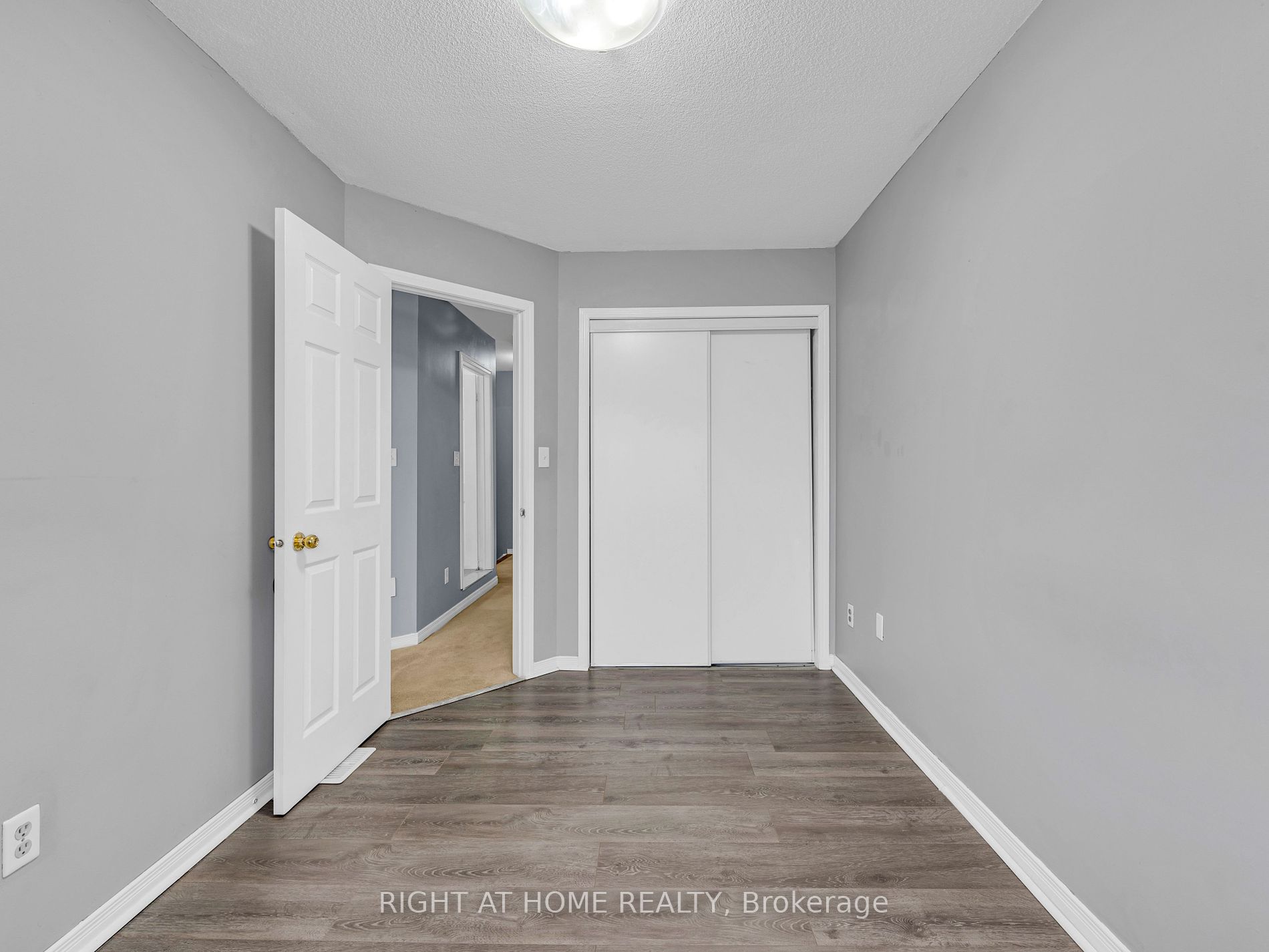 162 Bayly Street W