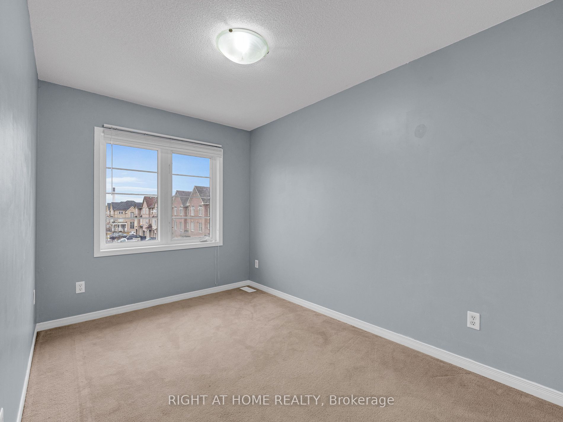 162 Bayly Street W