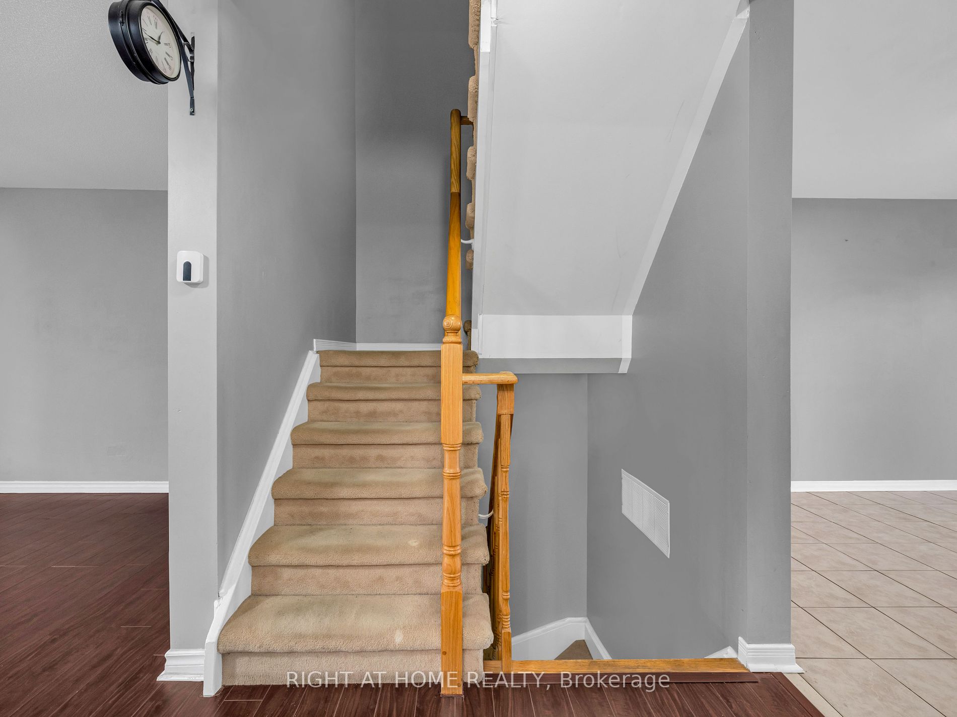 162 Bayly Street W