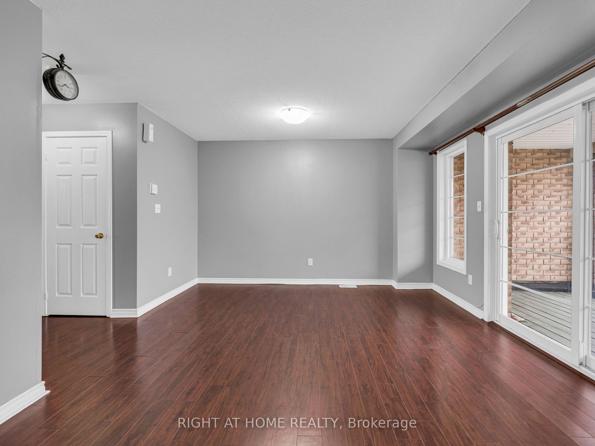 162 Bayly Street W