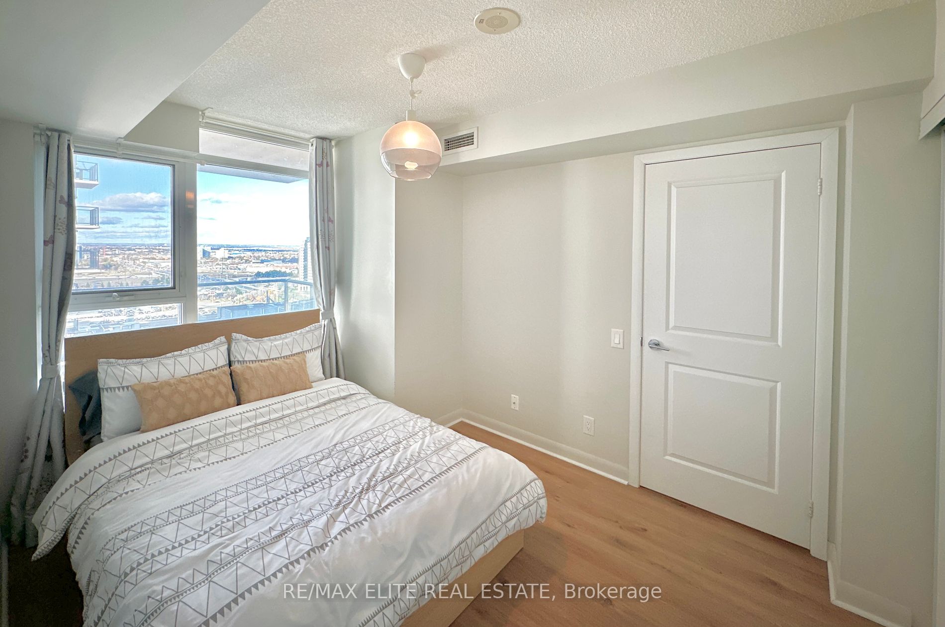 190 Borough Dr, #2311