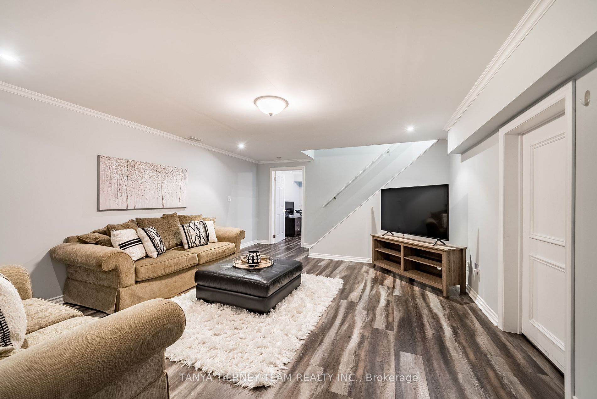 4 Woodbridge Circle