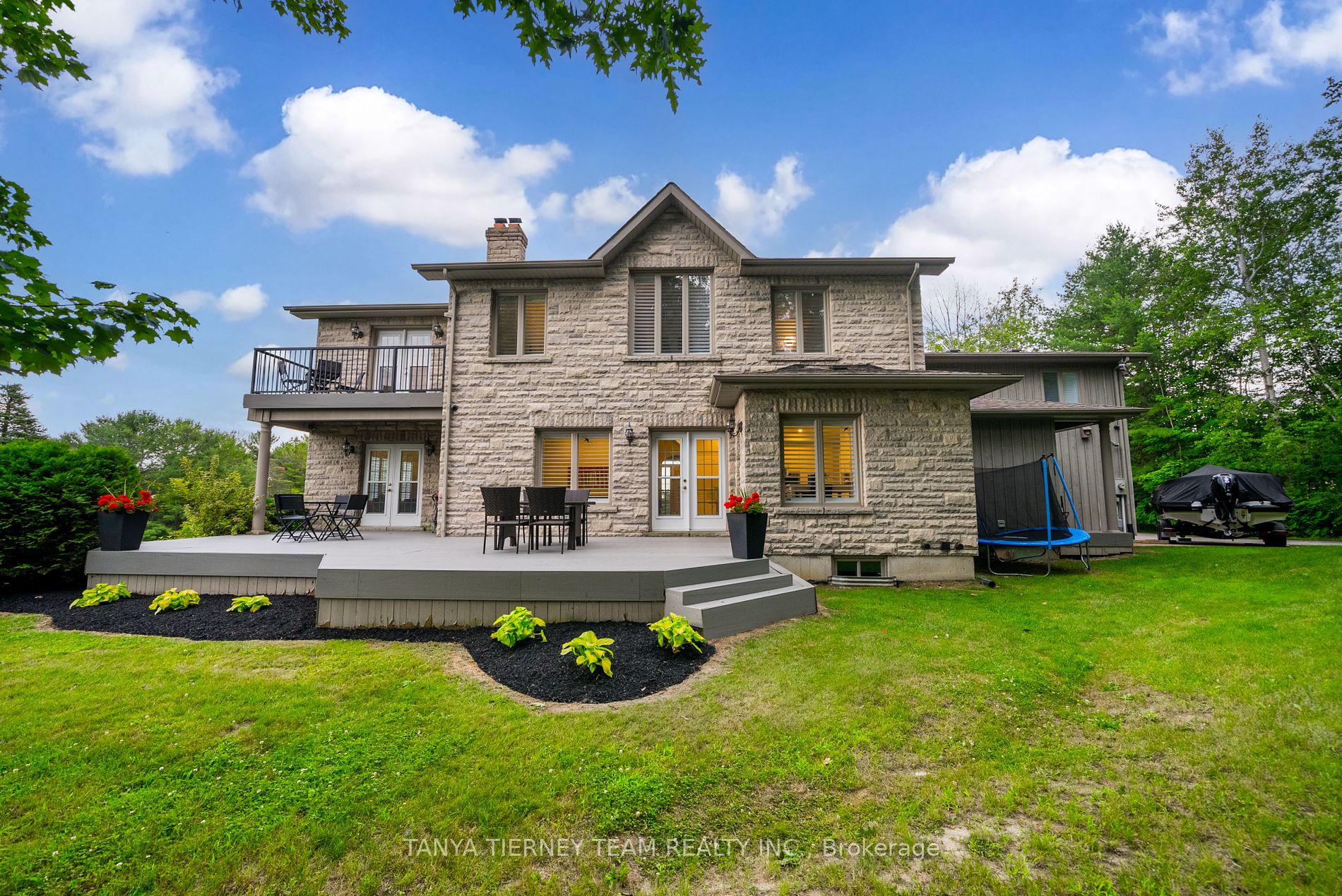 4 Woodbridge Circle