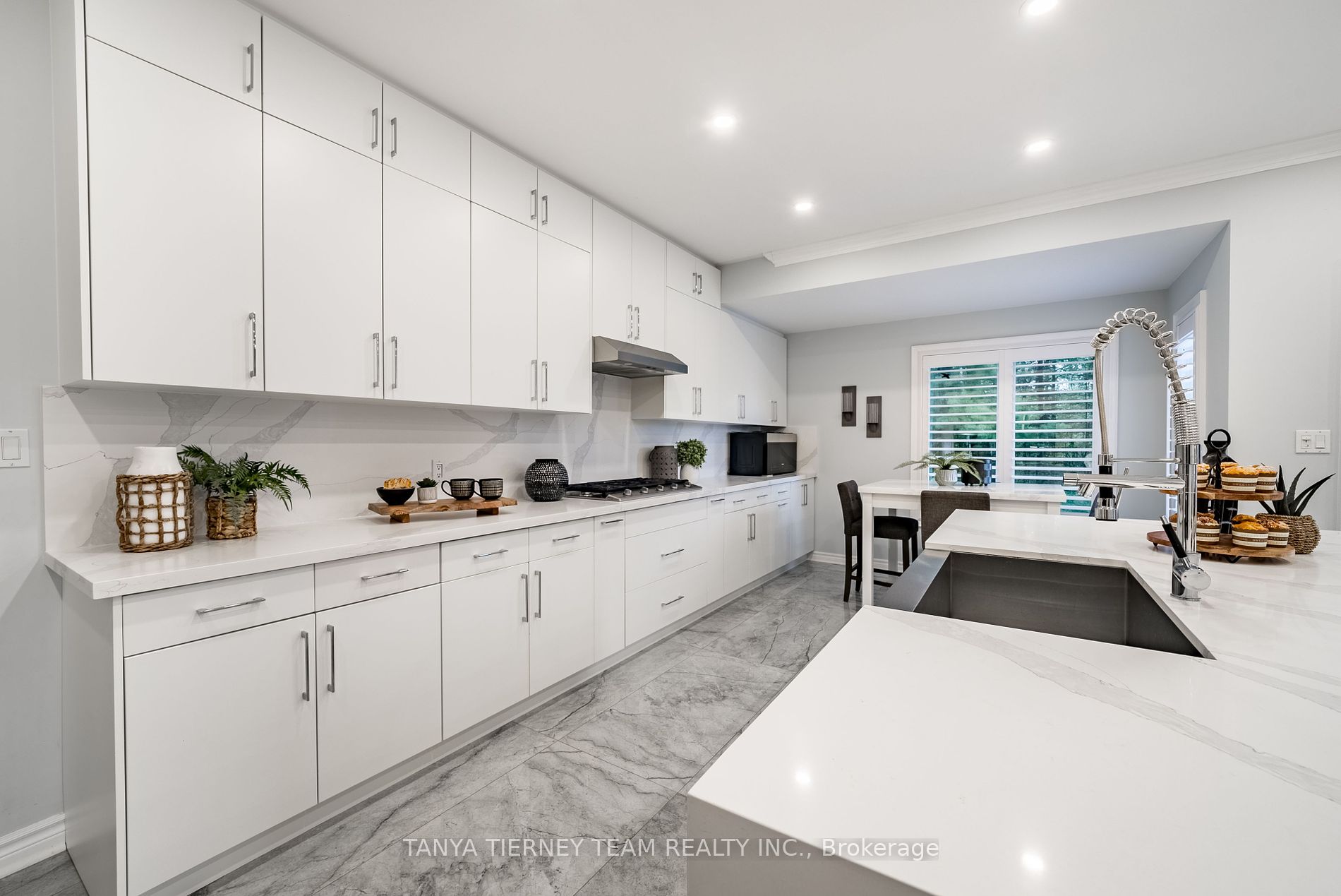 4 Woodbridge Circle