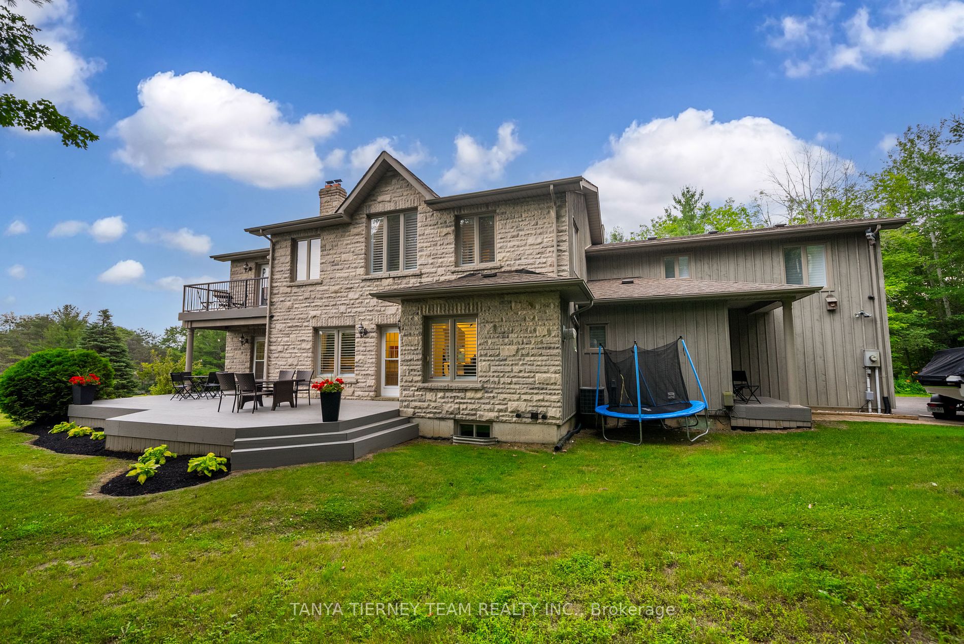 4 Woodbridge Circle