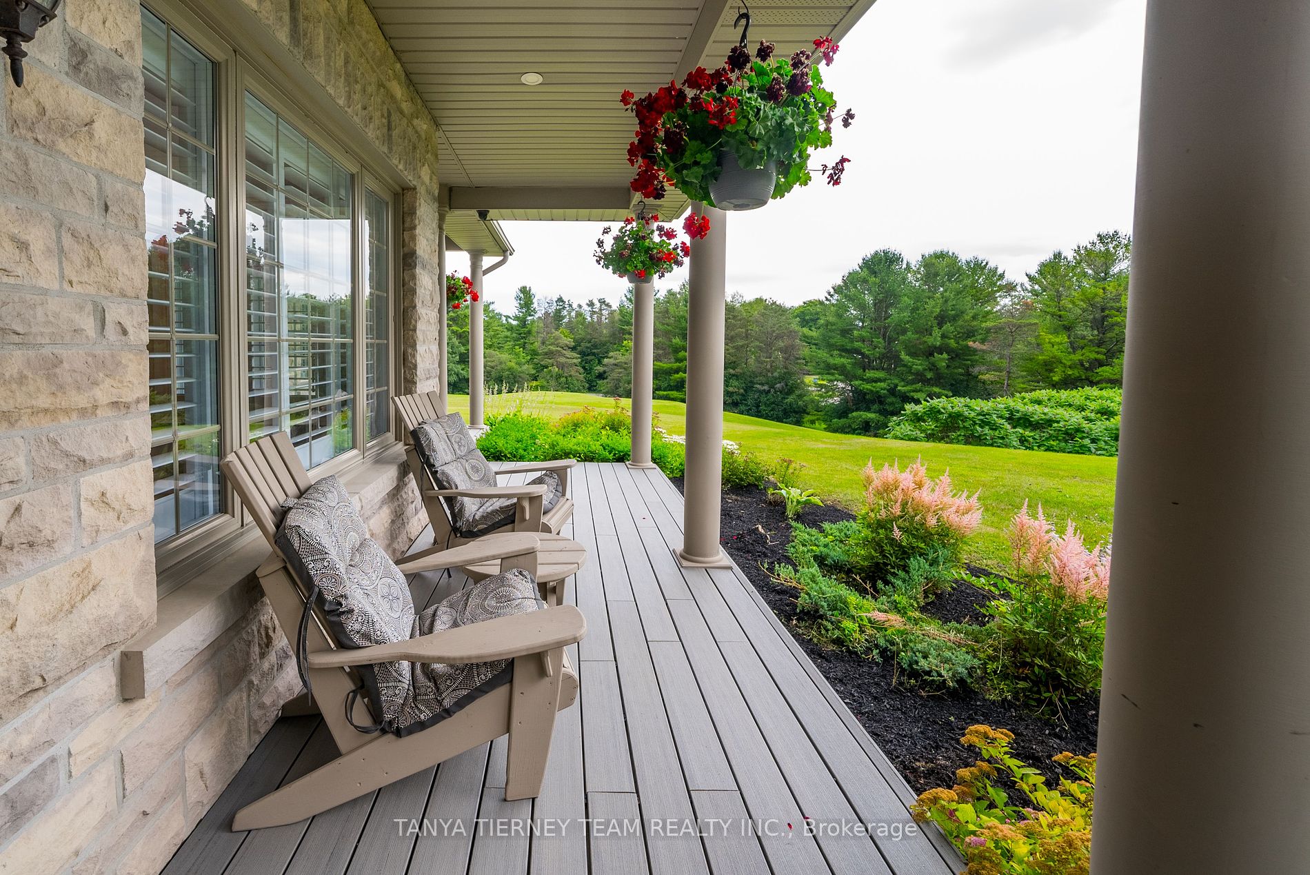 4 Woodbridge Circle
