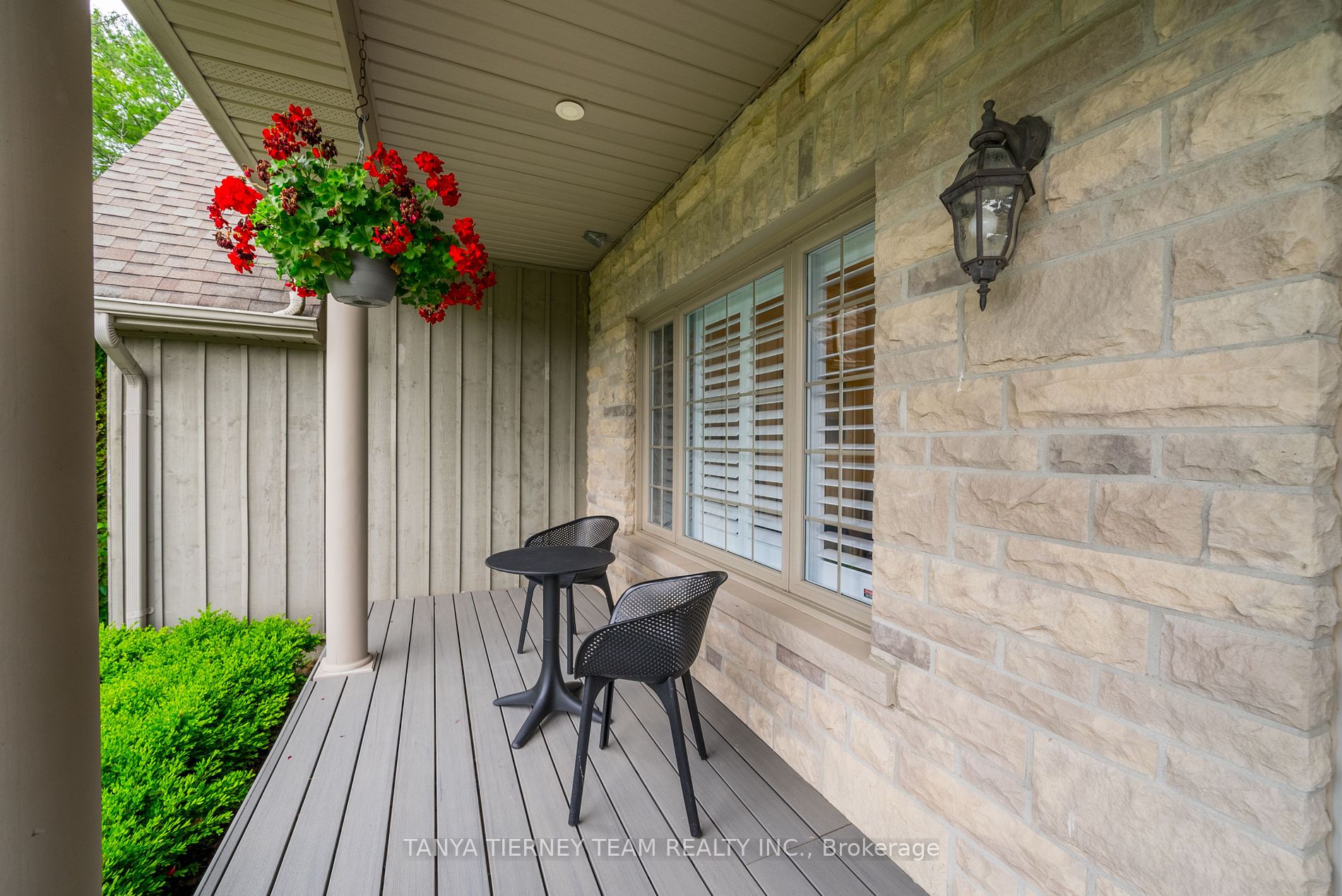 4 Woodbridge Circle