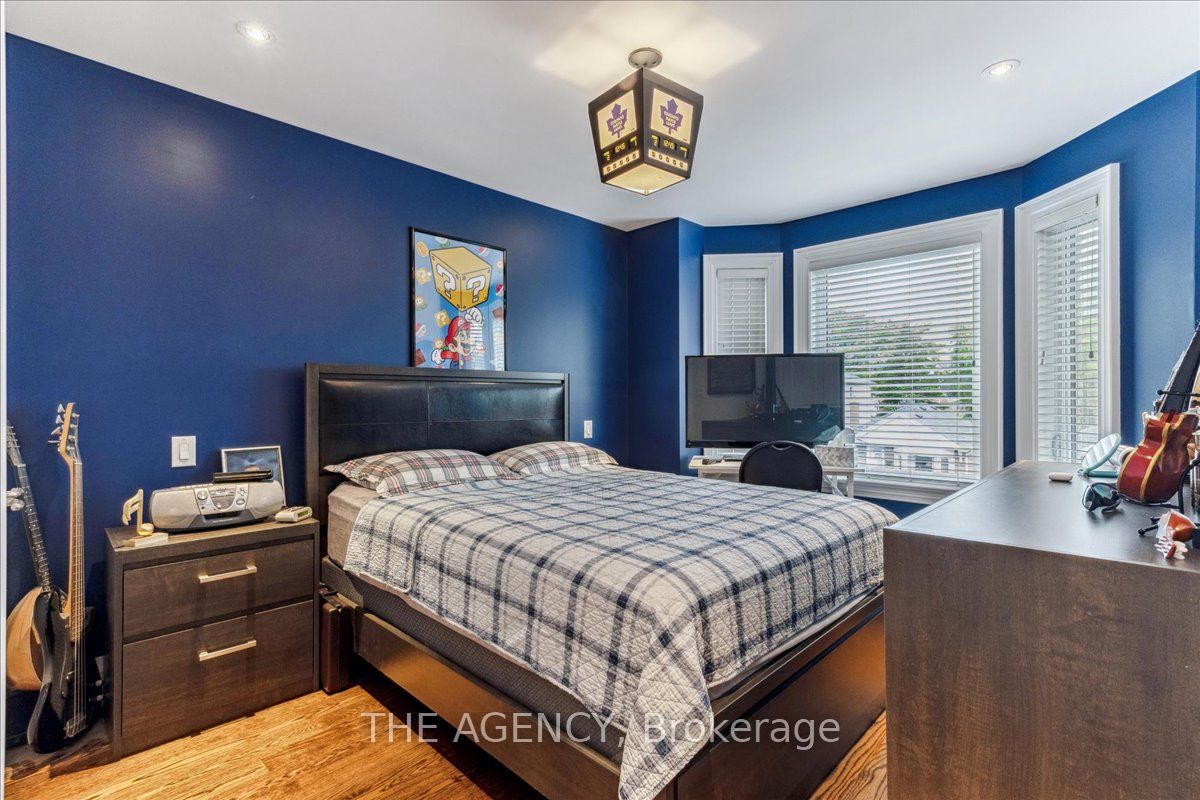 11 Northbrook Road