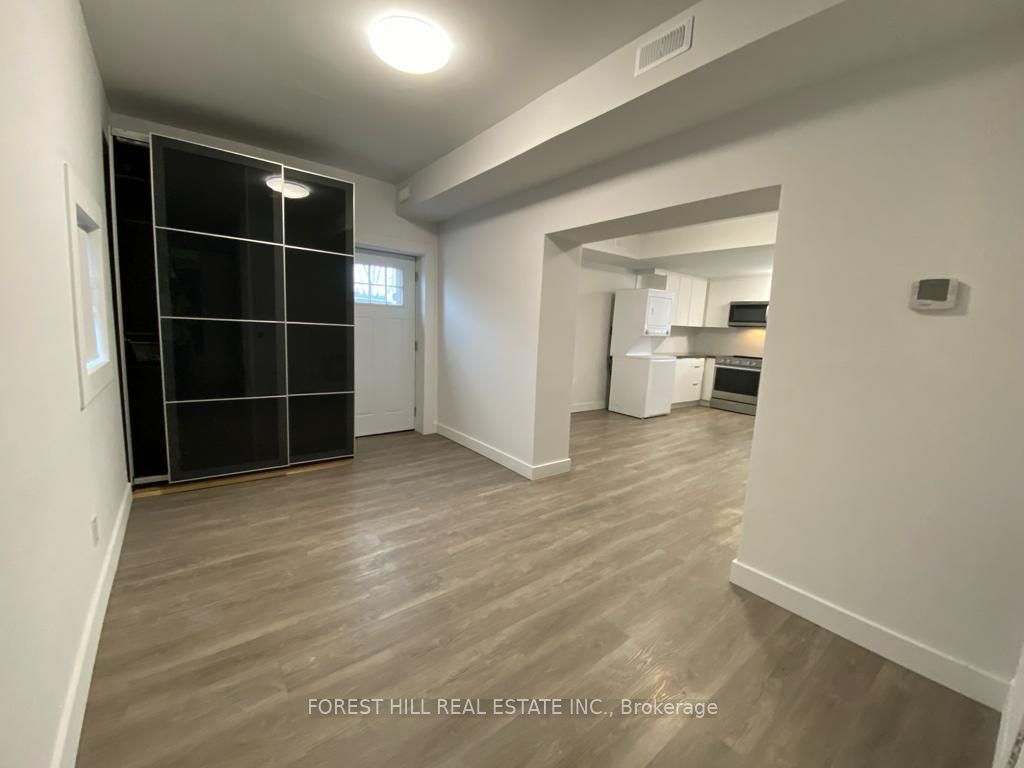 514 Ritson Rd S, #Ground
