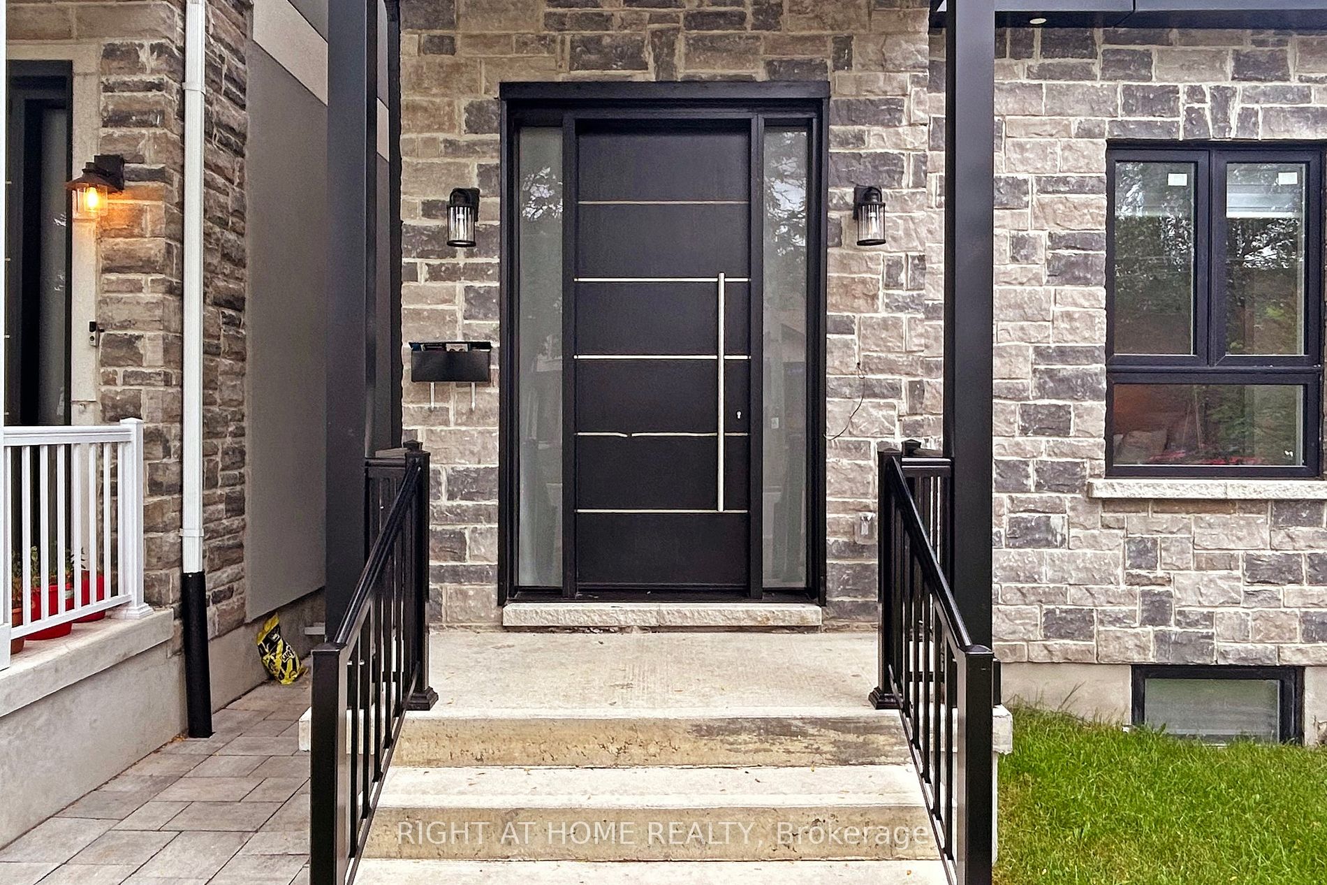 147 Mcintosh St