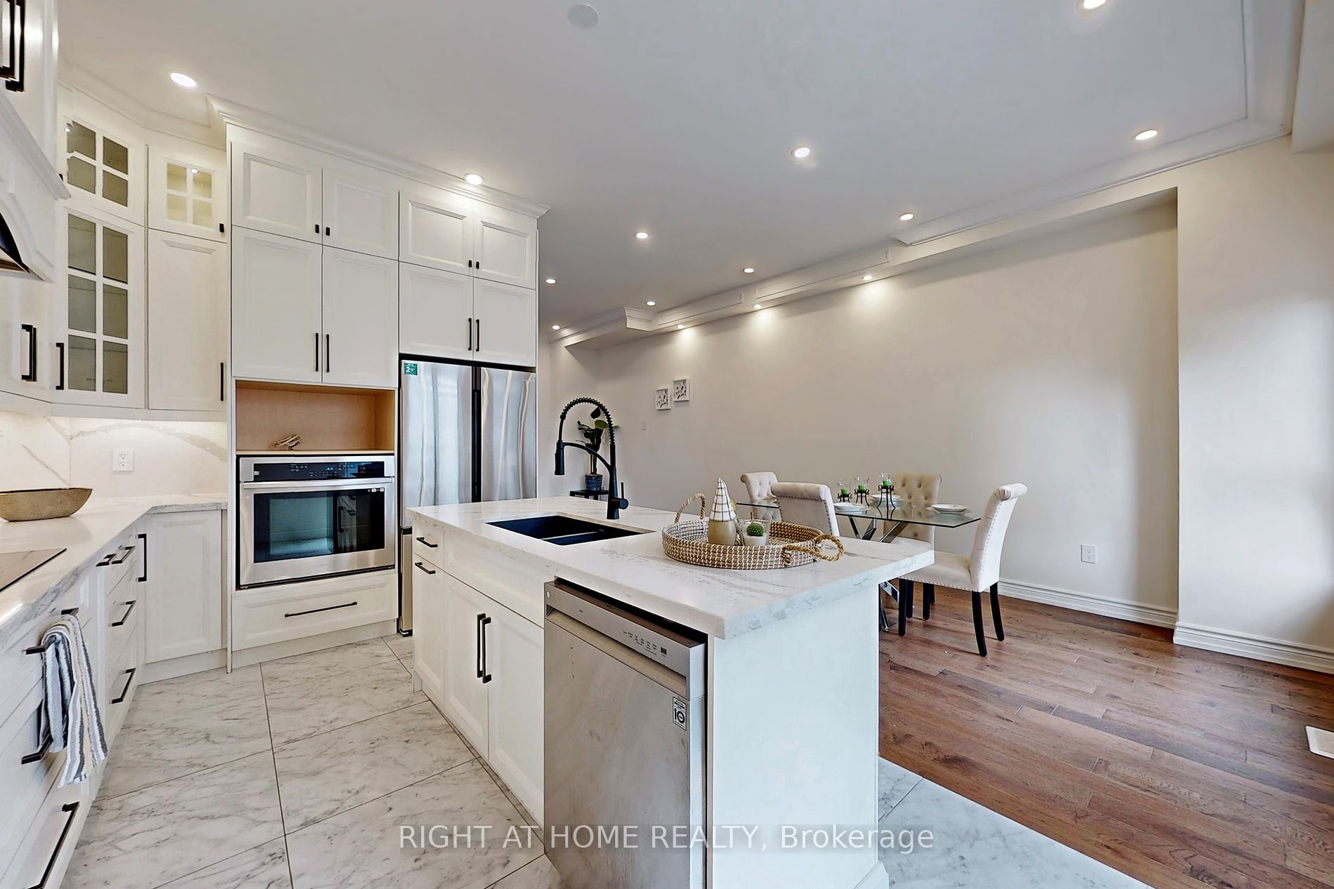 147 Mcintosh St