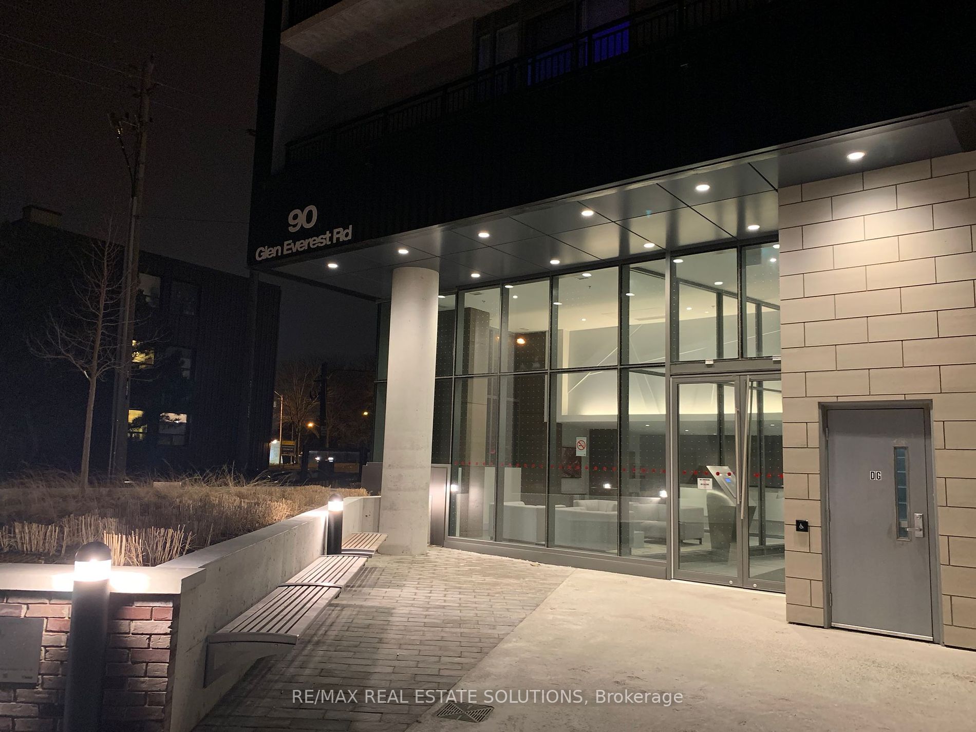90 Glen Everest Rd, #407
