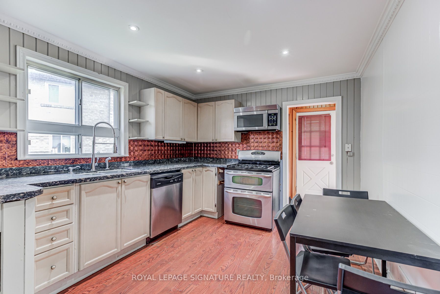 2 Bryant Ave, #Upper