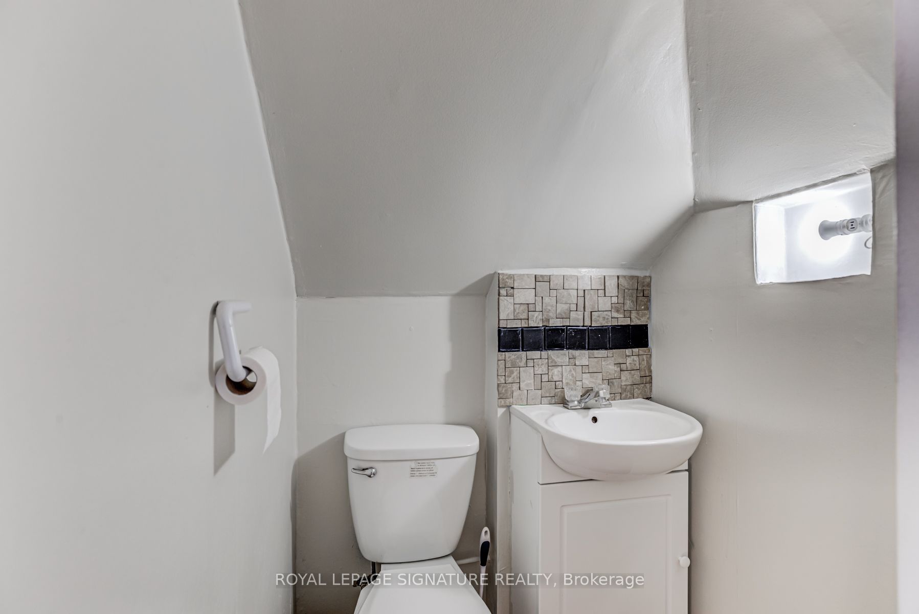 2 Bryant Ave, #Upper
