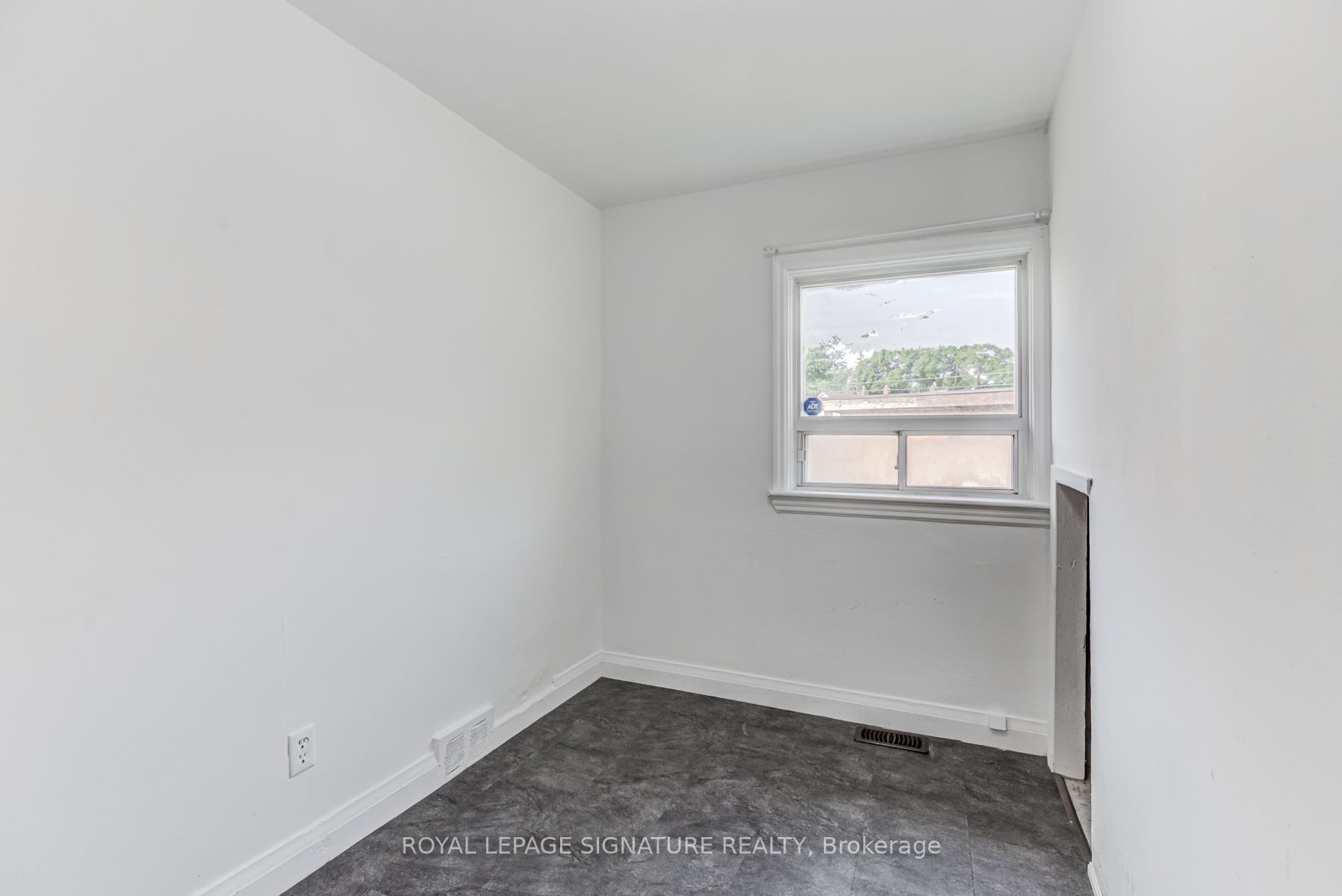 2 Bryant Ave, #Upper