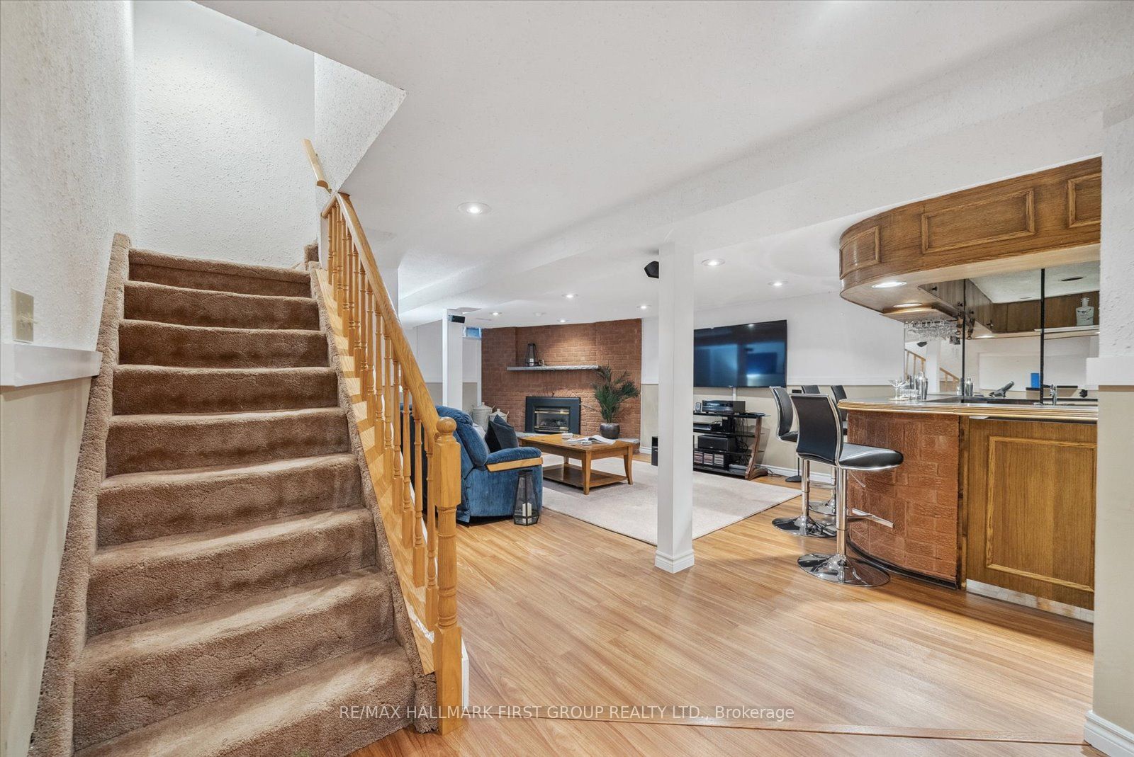 19 Farrow Cres
