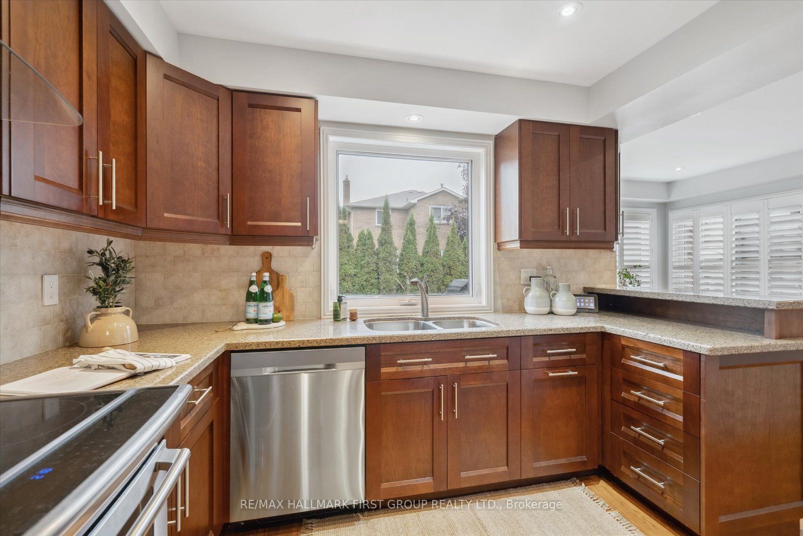 19 Farrow Cres