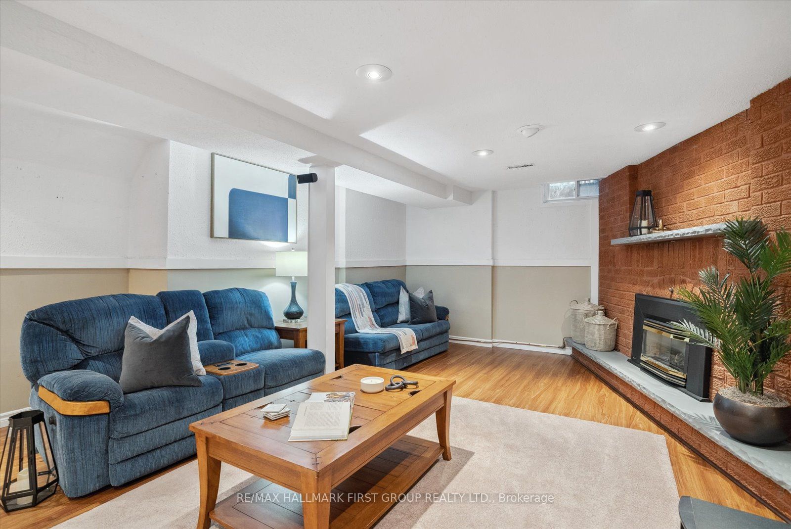 19 Farrow Cres