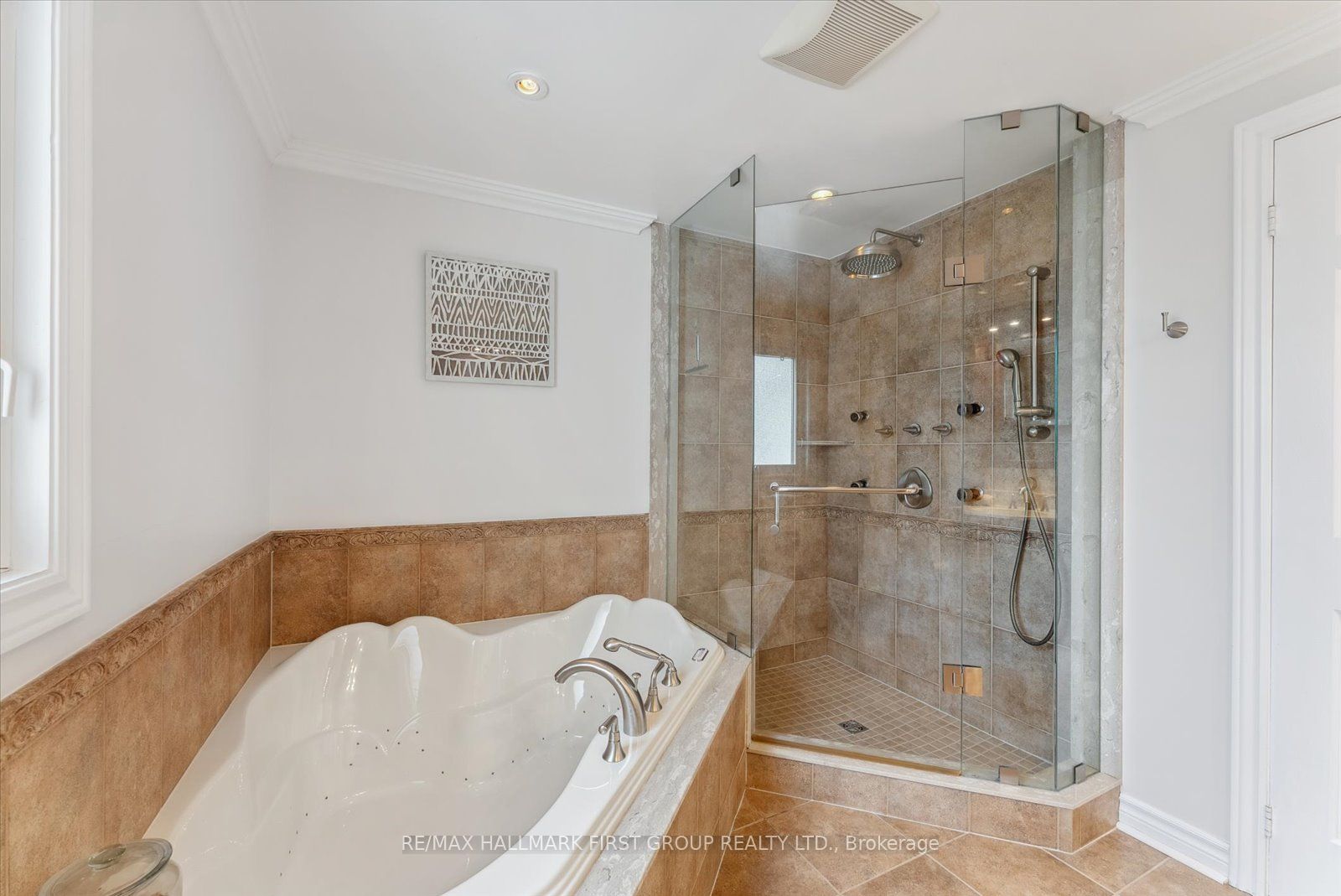 19 Farrow Cres