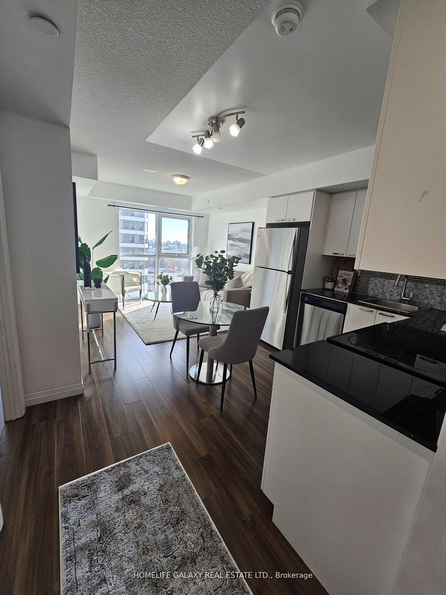 2152 Lawrence Ave E, #607