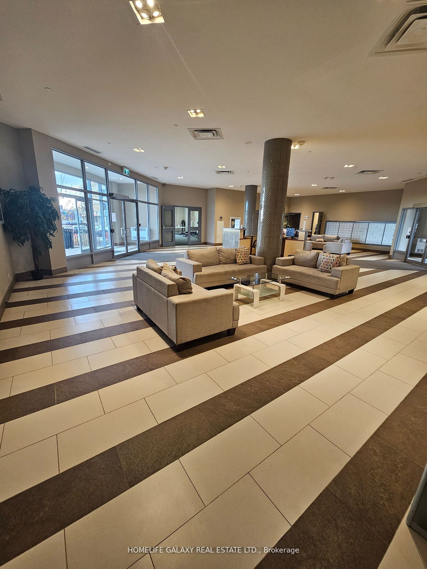 2152 Lawrence Ave E, #607