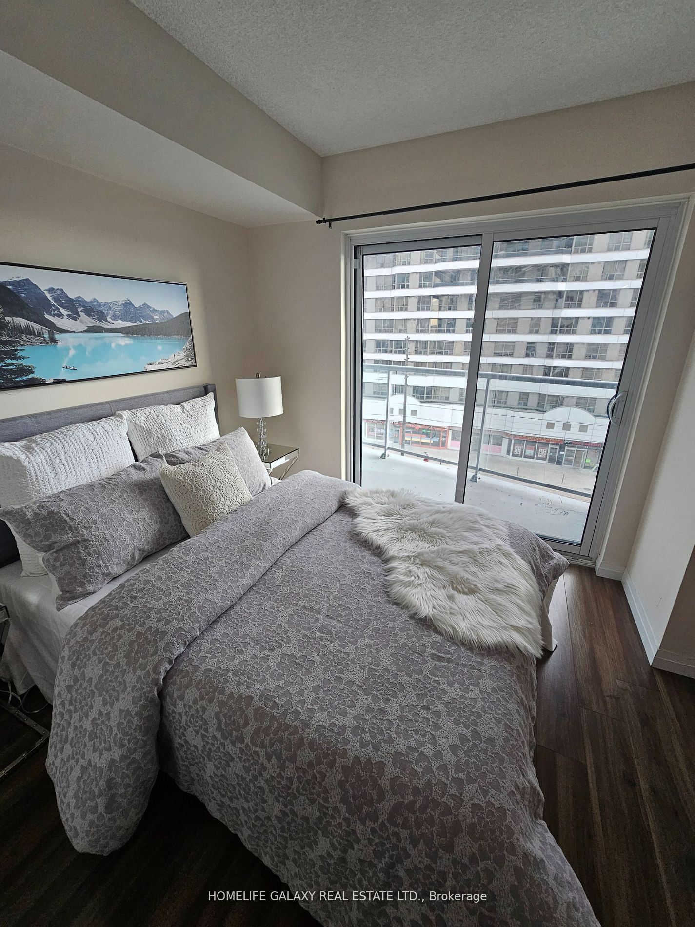 2152 Lawrence Ave E, #607