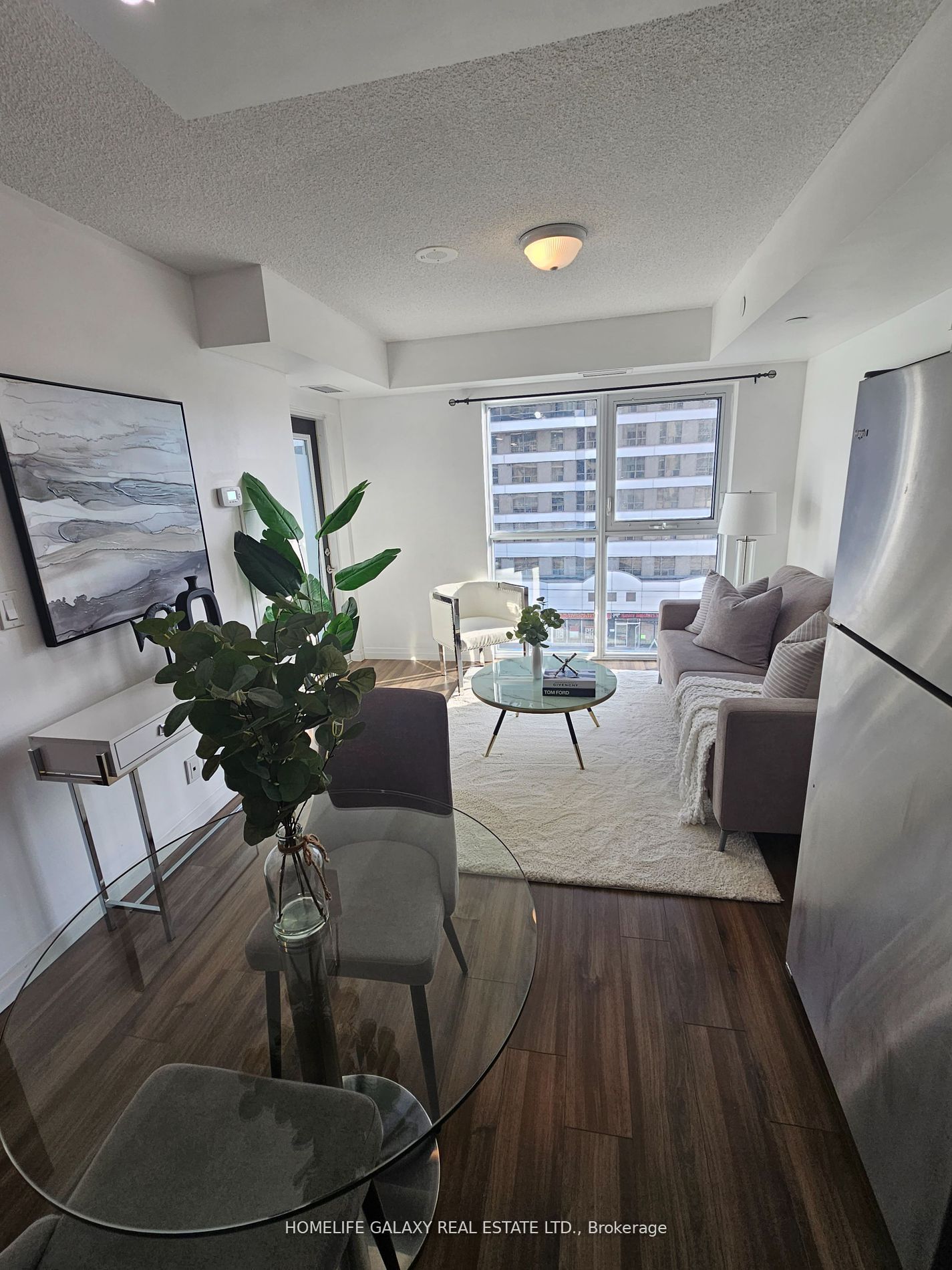 2152 Lawrence Ave E, #607